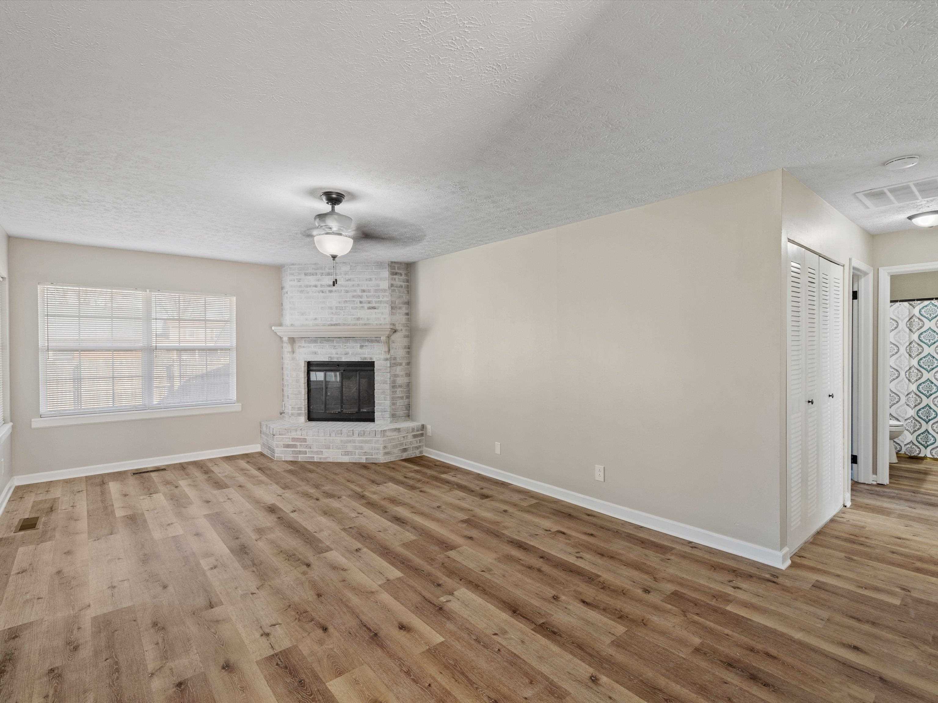 845 Mary Lou Ct, Owensboro, Kentucky 42303, 3 Bedrooms Bedrooms, ,2 BathroomsBathrooms,Single Family Residence,For Sale,Mary Lou Ct,93832