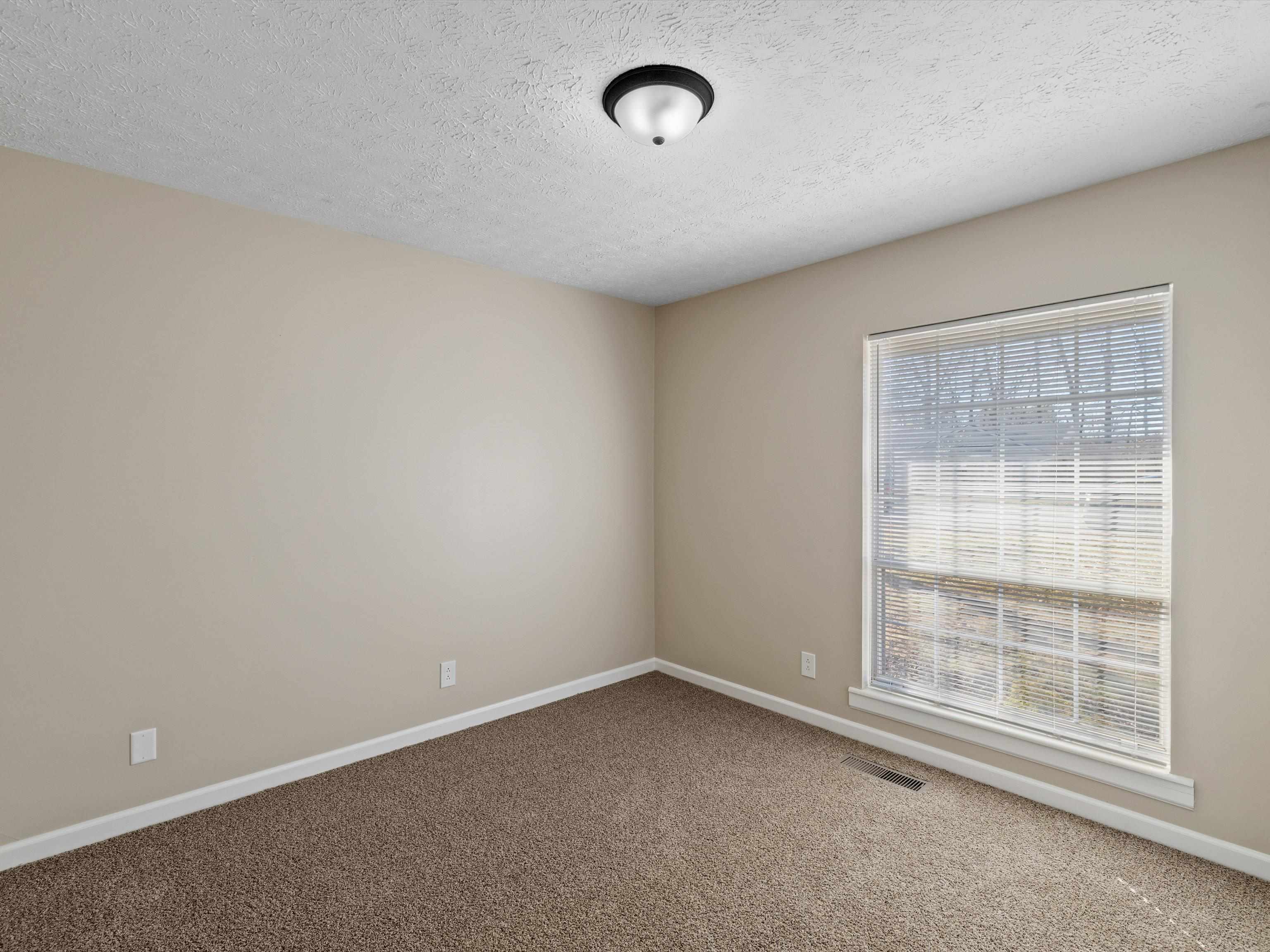 845 Mary Lou Ct, Owensboro, Kentucky 42303, 3 Bedrooms Bedrooms, ,2 BathroomsBathrooms,Single Family Residence,For Sale,Mary Lou Ct,93832