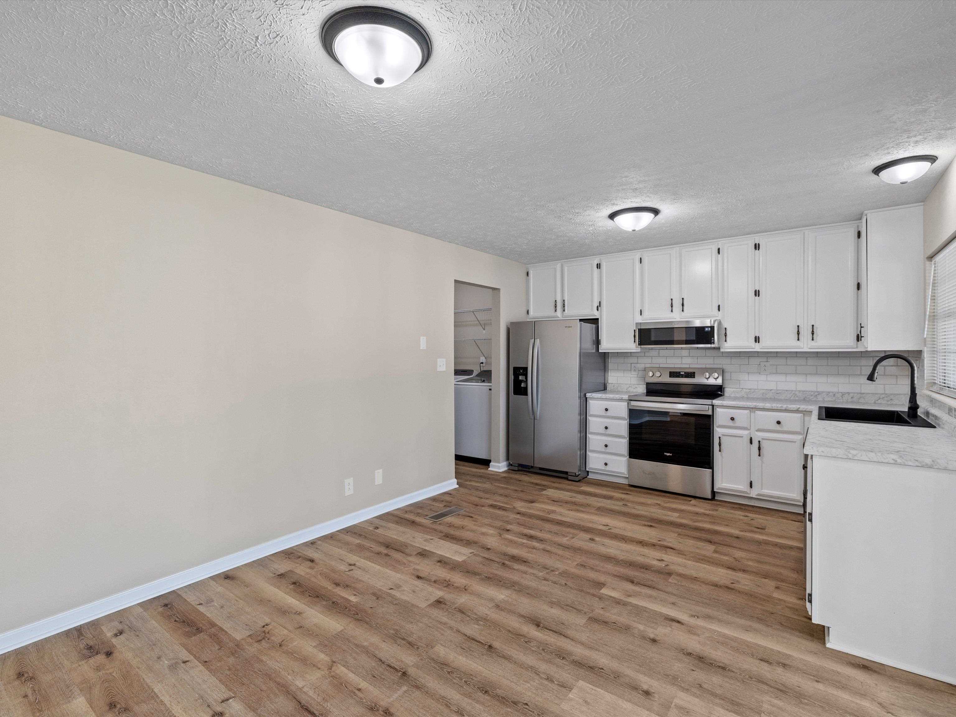 845 Mary Lou Ct, Owensboro, Kentucky 42303, 3 Bedrooms Bedrooms, ,2 BathroomsBathrooms,Single Family Residence,For Sale,Mary Lou Ct,93832