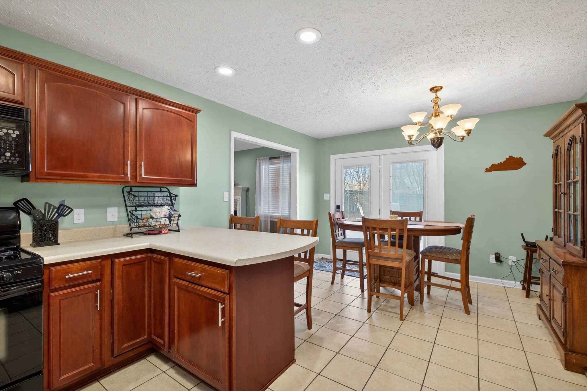 2208 Emerald Ct, Owensboro, Kentucky 42303, 3 Bedrooms Bedrooms, ,2 BathroomsBathrooms,Single Family Residence,For Sale,Emerald Ct,93835