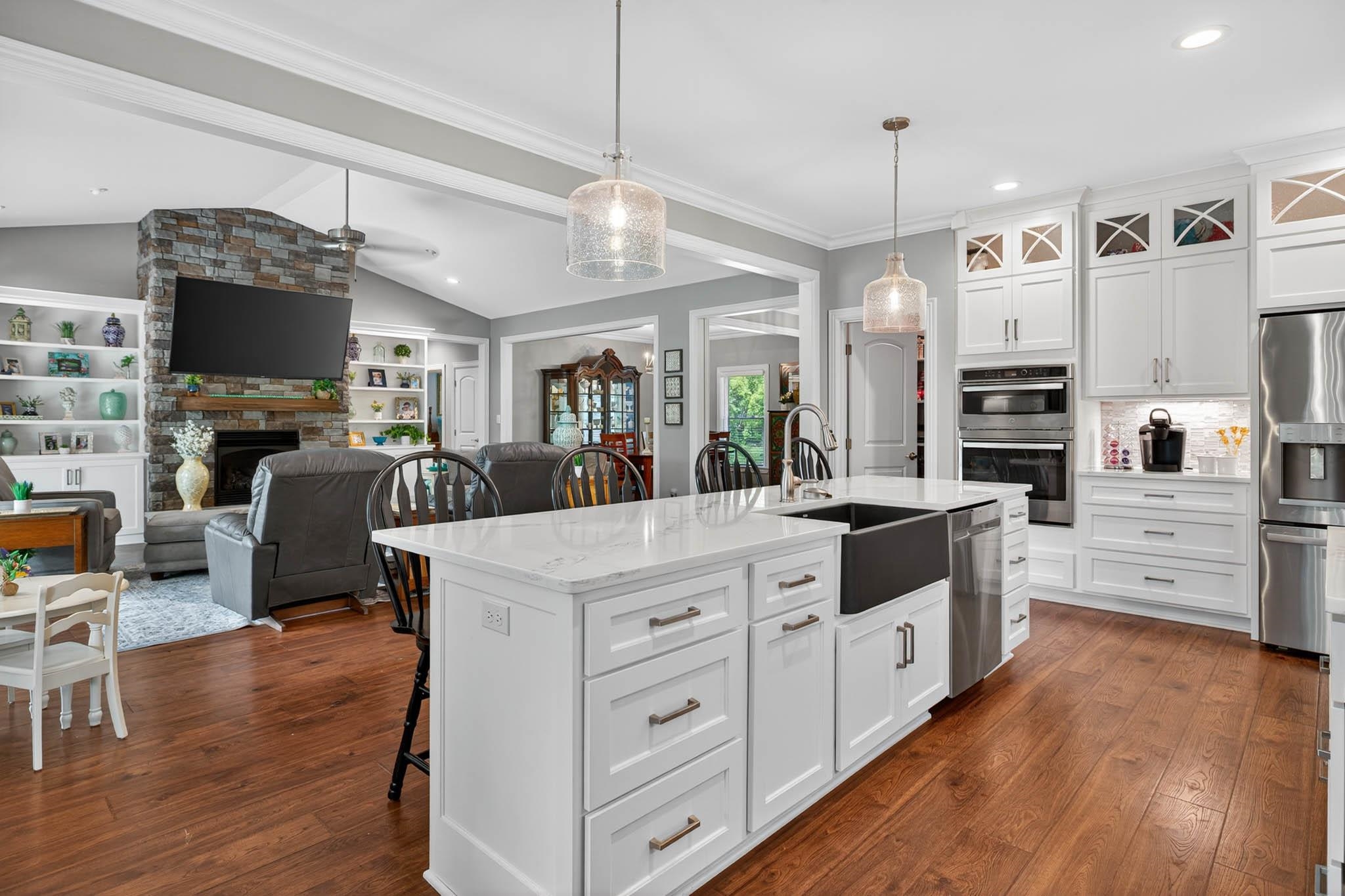 6613 Barcroft Dr, Owensboro, Kentucky 42303, 6 Bedrooms Bedrooms, ,3 BathroomsBathrooms,Single Family Residence,For Sale,Barcroft Dr,93837