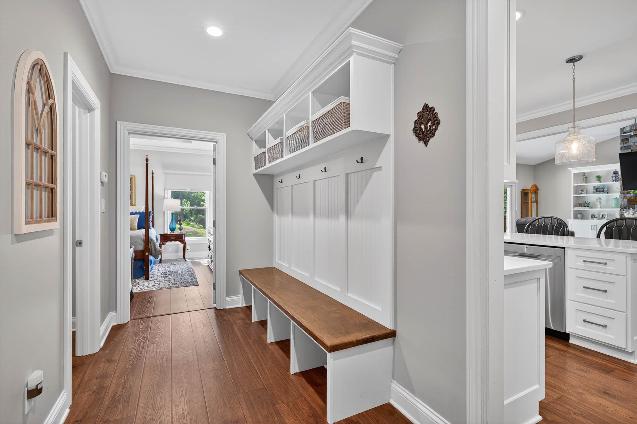 6613 Barcroft Dr, Owensboro, Kentucky 42303, 6 Bedrooms Bedrooms, ,3 BathroomsBathrooms,Single Family Residence,For Sale,Barcroft Dr,93837