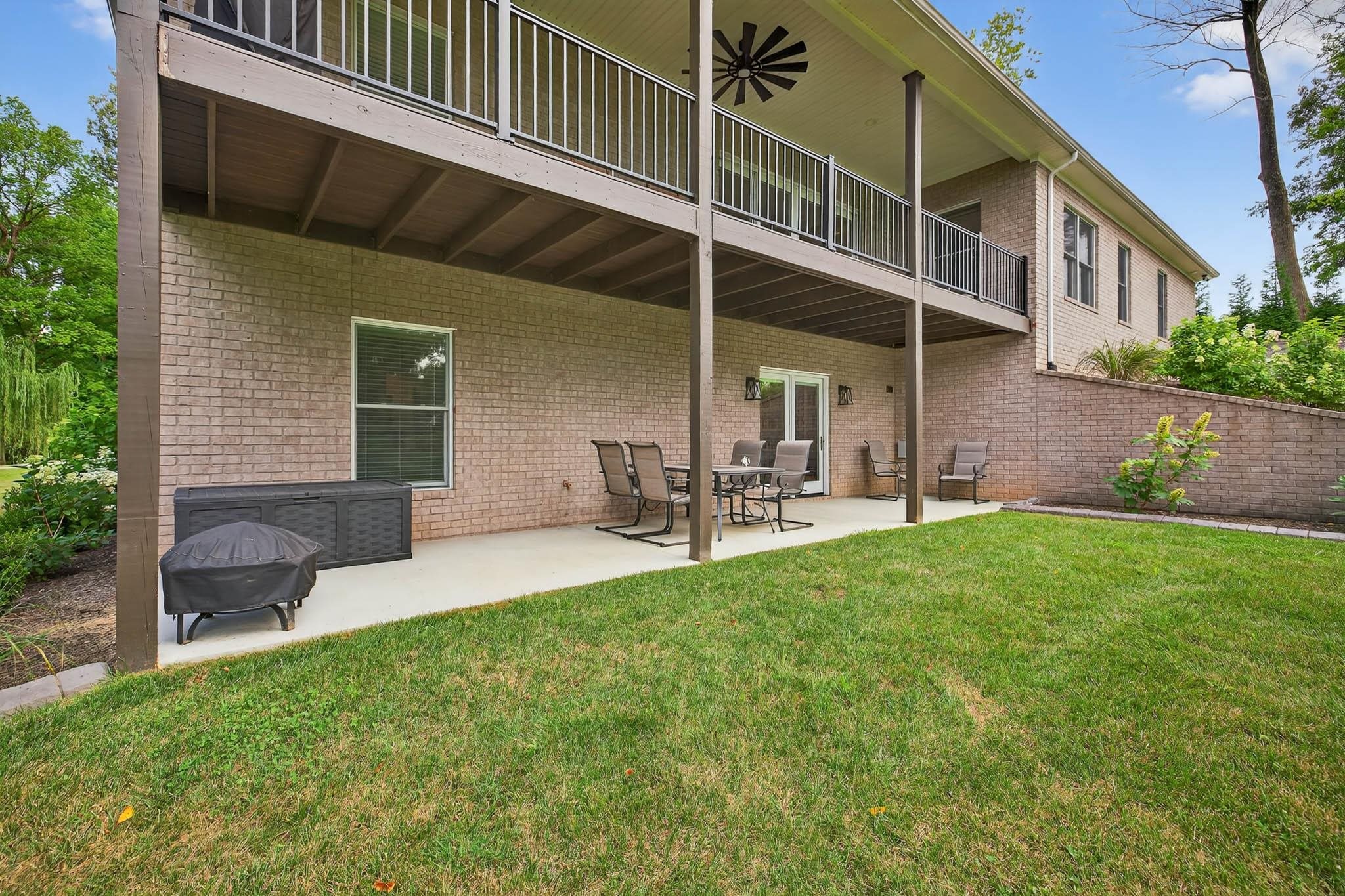 6613 Barcroft Dr, Owensboro, Kentucky 42303, 6 Bedrooms Bedrooms, ,3 BathroomsBathrooms,Single Family Residence,For Sale,Barcroft Dr,93837