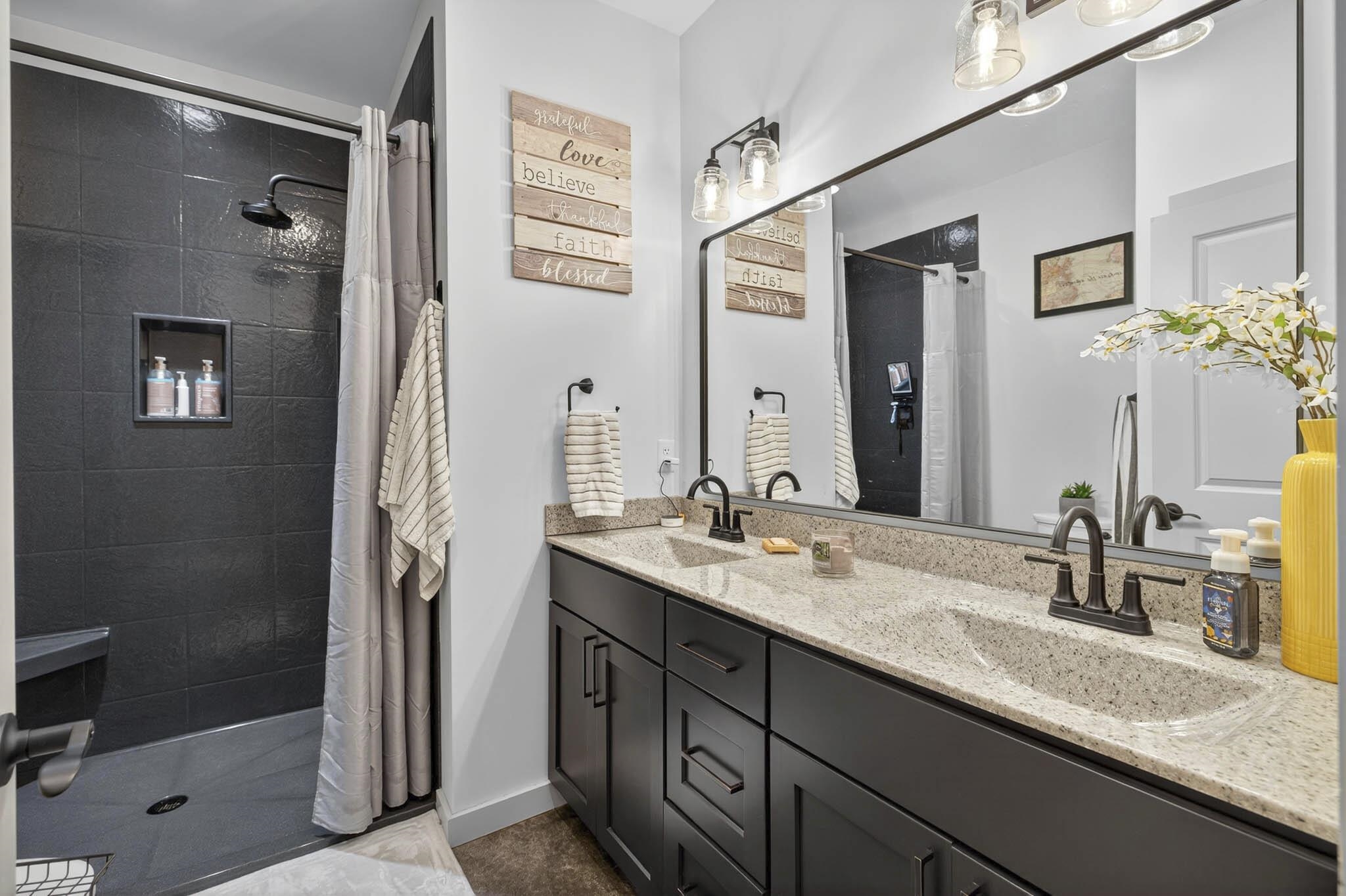 490 High Street, Lewisport, Kentucky 42351, 3 Bedrooms Bedrooms, ,2 BathroomsBathrooms,Single Family Residence,For Sale,High Street,93841