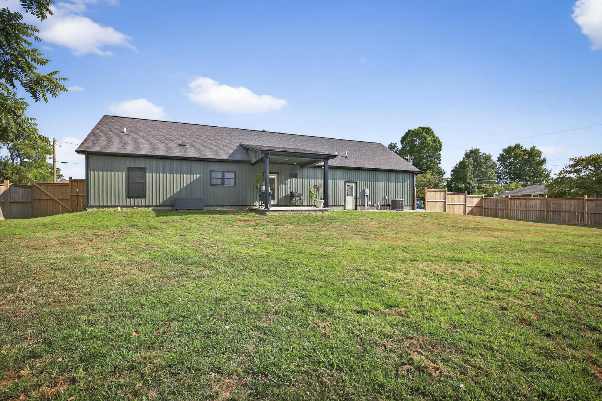 490 High Street, Lewisport, Kentucky 42351, 3 Bedrooms Bedrooms, ,2 BathroomsBathrooms,Single Family Residence,For Sale,High Street,93841