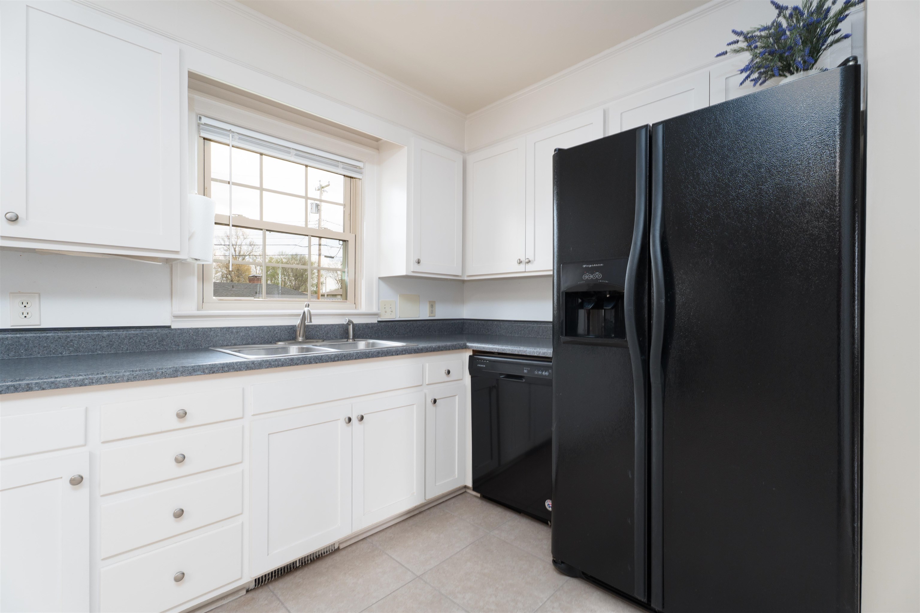 2931 Frederica Street, Owensboro, Kentucky 42303, 4 Bedrooms Bedrooms, ,2 BathroomsBathrooms,Single Family Residence,For Sale,Frederica Street,93842