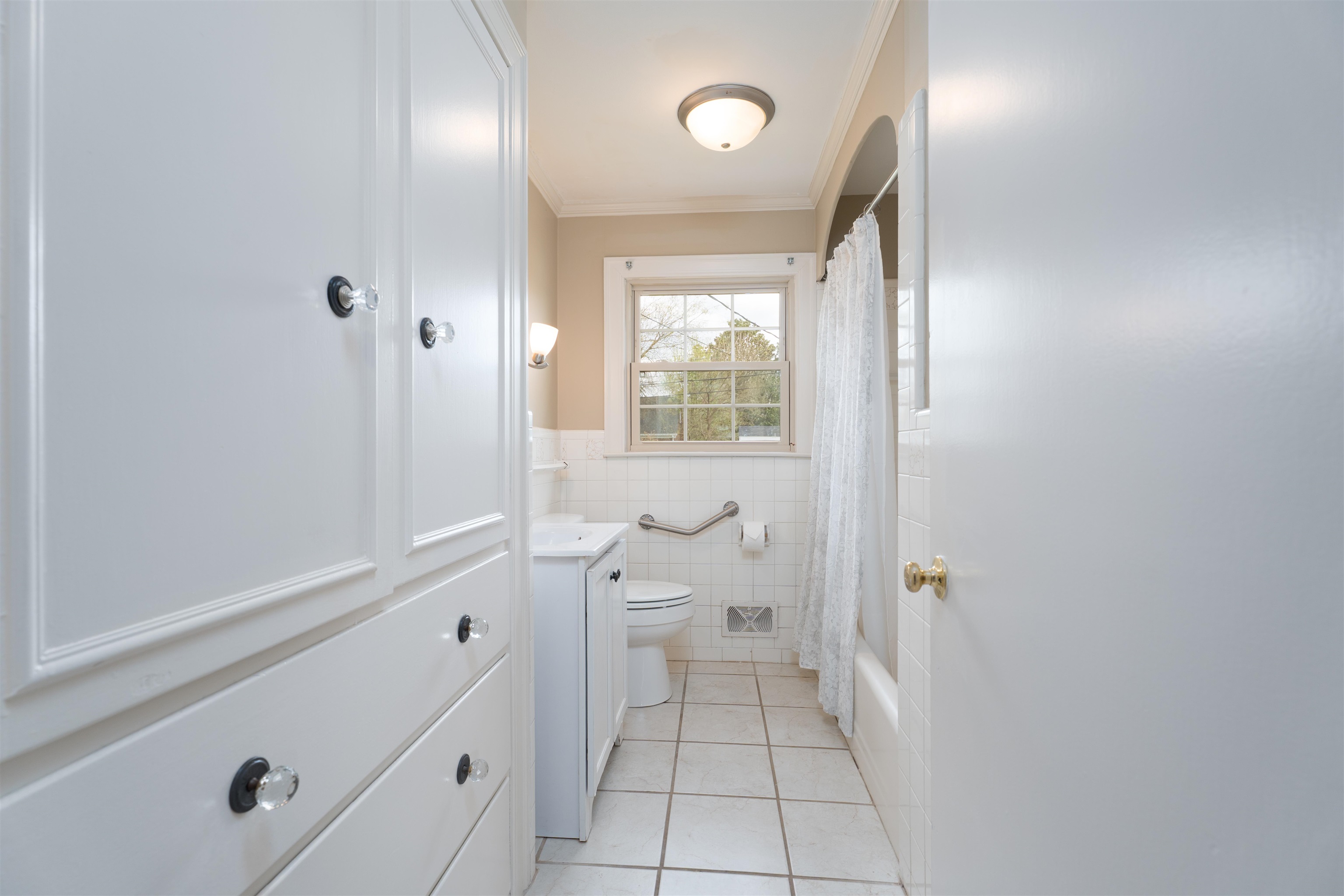 2931 Frederica Street, Owensboro, Kentucky 42303, 4 Bedrooms Bedrooms, ,2 BathroomsBathrooms,Single Family Residence,For Sale,Frederica Street,93842