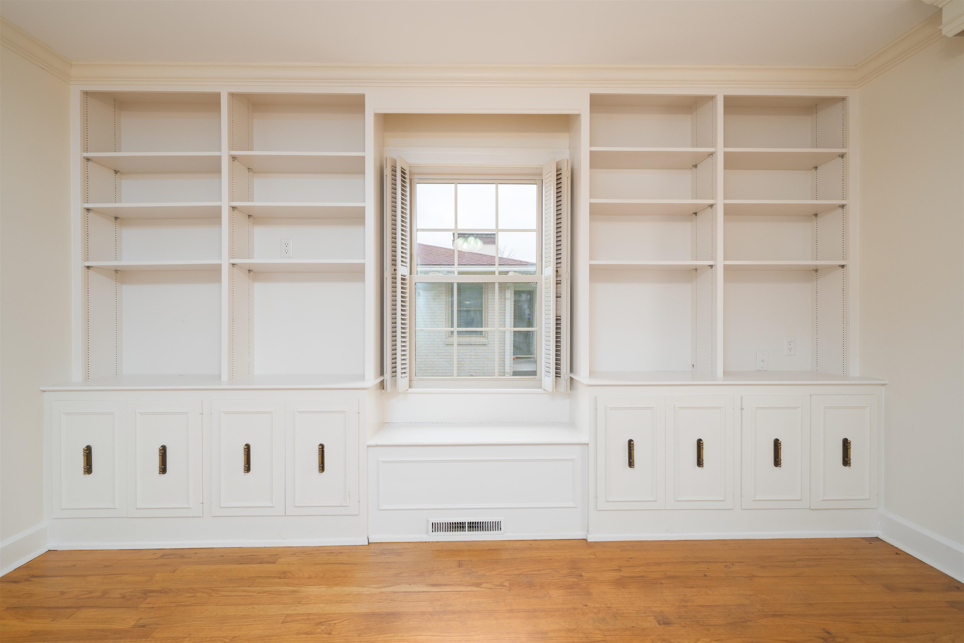 2931 Frederica Street, Owensboro, Kentucky 42303, 4 Bedrooms Bedrooms, ,2 BathroomsBathrooms,Single Family Residence,For Sale,Frederica Street,93842