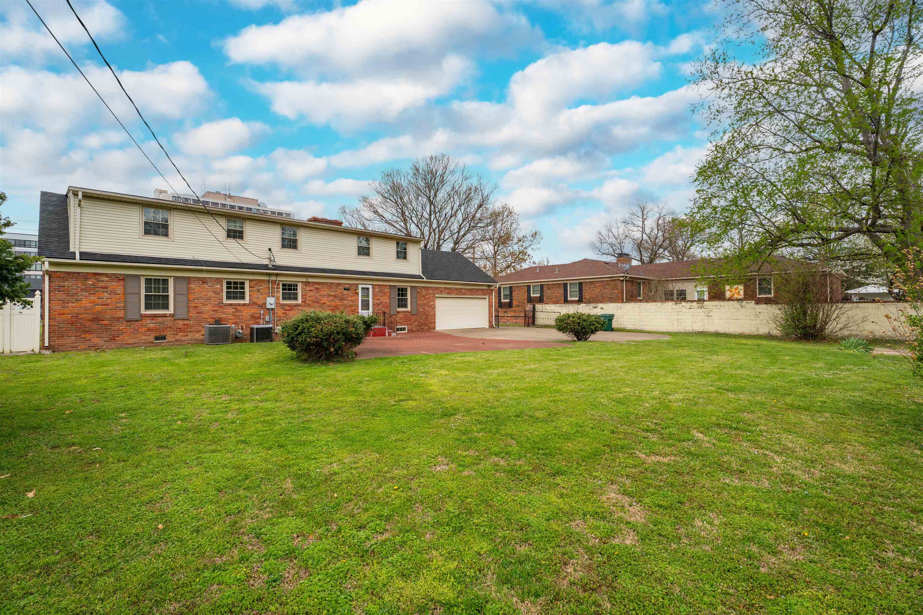 2931 Frederica Street, Owensboro, Kentucky 42303, 4 Bedrooms Bedrooms, ,2 BathroomsBathrooms,Single Family Residence,For Sale,Frederica Street,93842