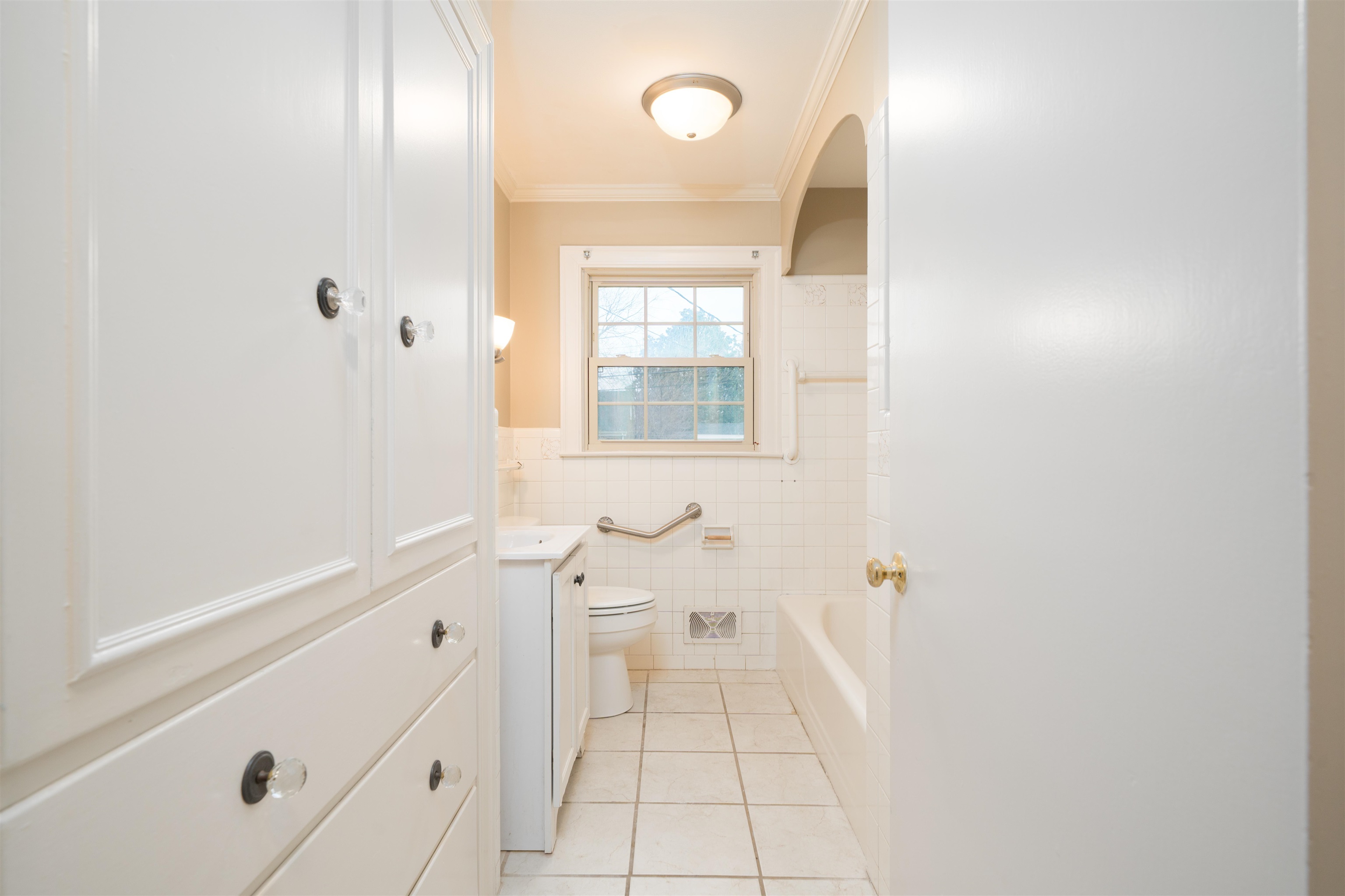 2931 Frederica Street, Owensboro, Kentucky 42303, 4 Bedrooms Bedrooms, ,2 BathroomsBathrooms,Single Family Residence,For Sale,Frederica Street,93842