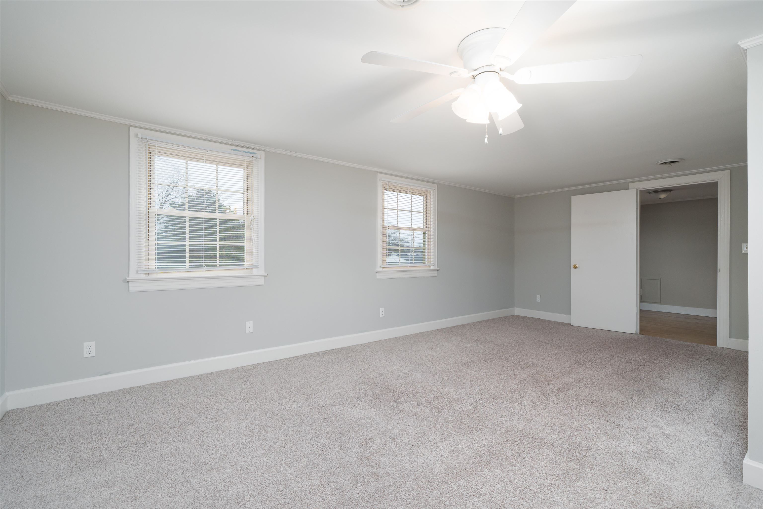 2931 Frederica Street, Owensboro, Kentucky 42303, 4 Bedrooms Bedrooms, ,2 BathroomsBathrooms,Single Family Residence,For Sale,Frederica Street,93842