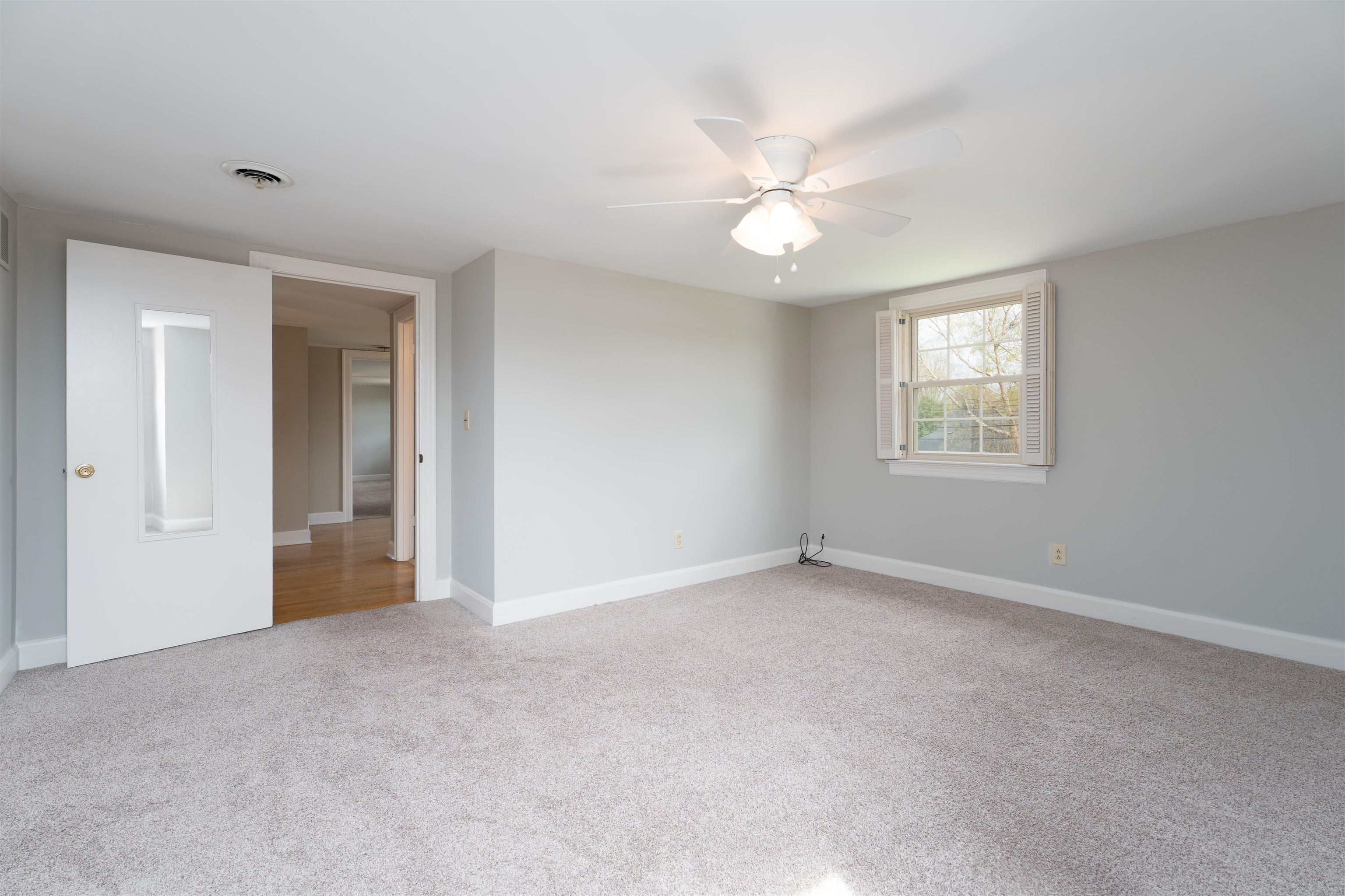 2931 Frederica Street, Owensboro, Kentucky 42303, 4 Bedrooms Bedrooms, ,2 BathroomsBathrooms,Single Family Residence,For Sale,Frederica Street,93842