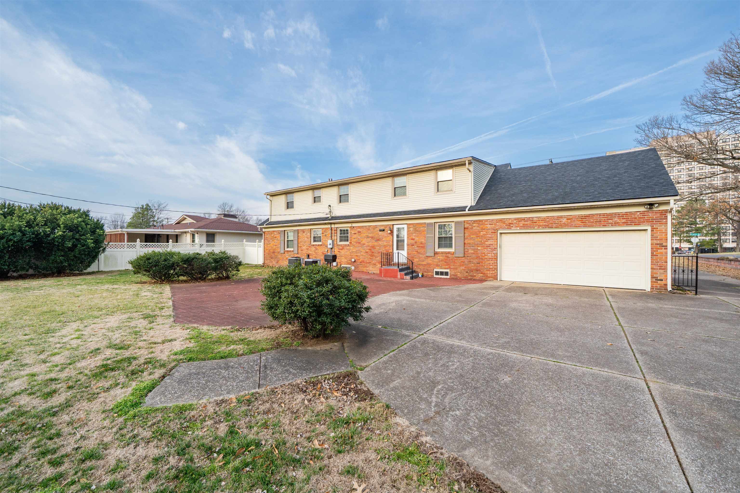 2931 Frederica Street, Owensboro, Kentucky 42303, 4 Bedrooms Bedrooms, ,2 BathroomsBathrooms,Single Family Residence,For Sale,Frederica Street,93842