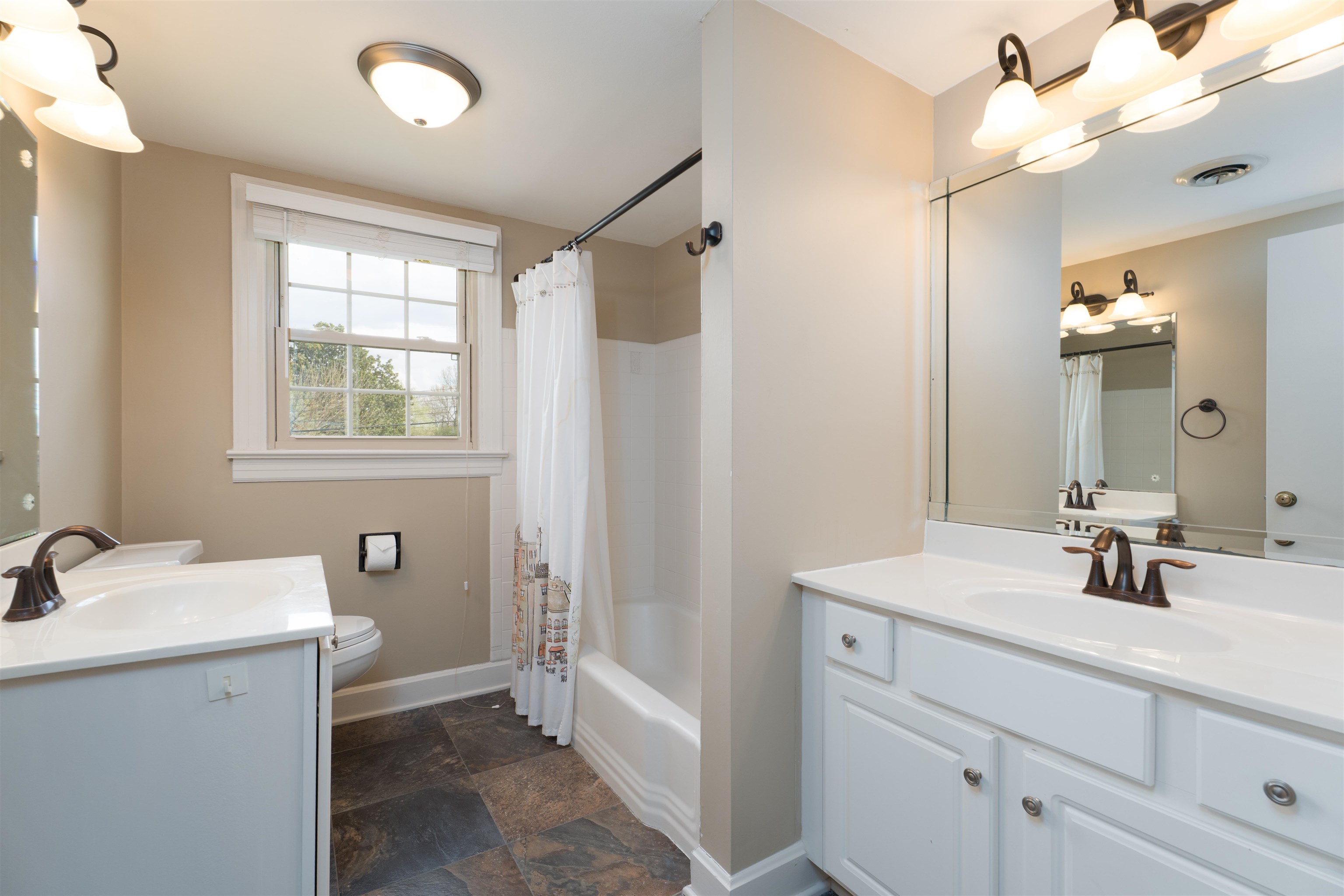 2931 Frederica Street, Owensboro, Kentucky 42303, 4 Bedrooms Bedrooms, ,2 BathroomsBathrooms,Single Family Residence,For Sale,Frederica Street,93842