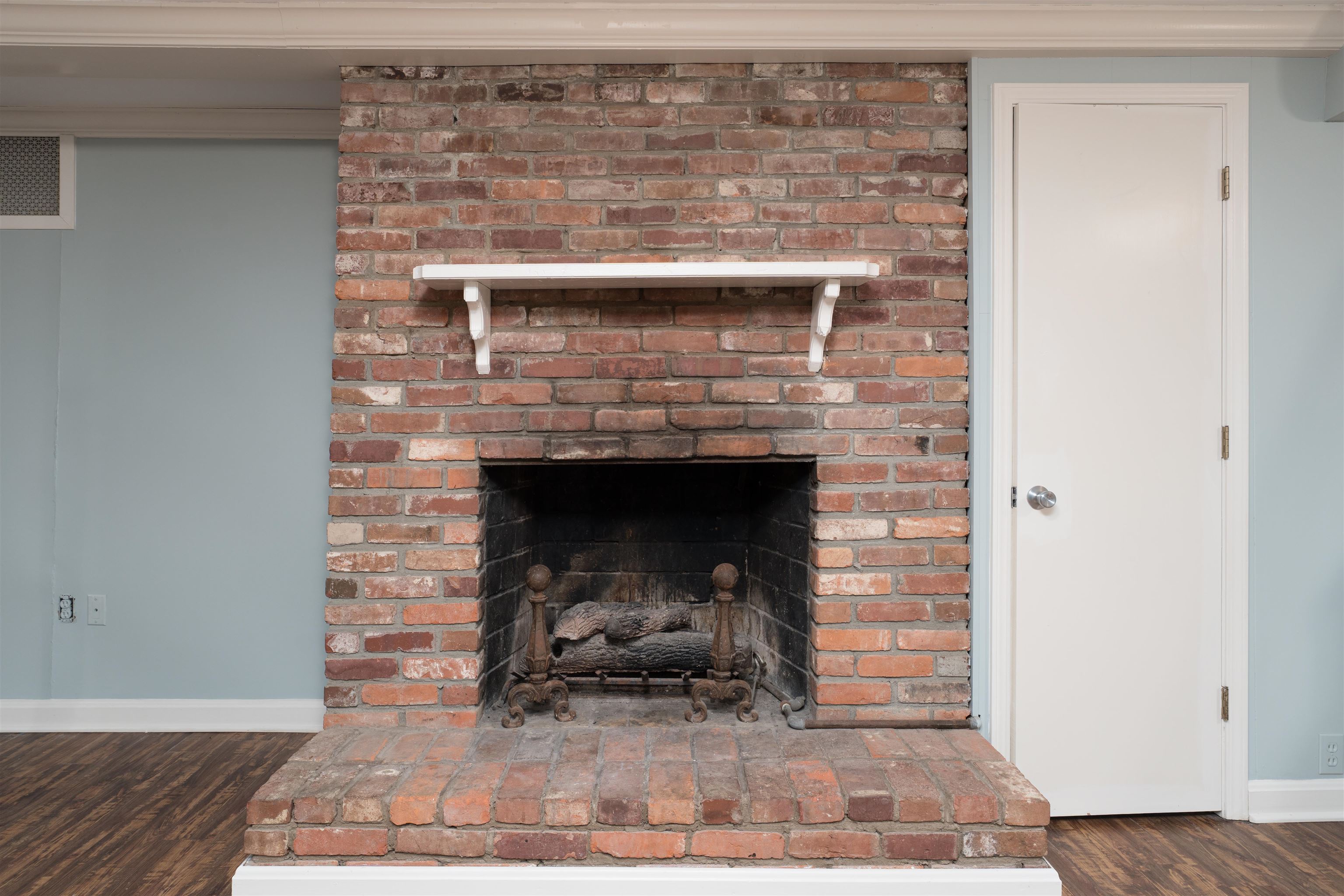 2931 Frederica Street, Owensboro, Kentucky 42303, 4 Bedrooms Bedrooms, ,2 BathroomsBathrooms,Single Family Residence,For Sale,Frederica Street,93842