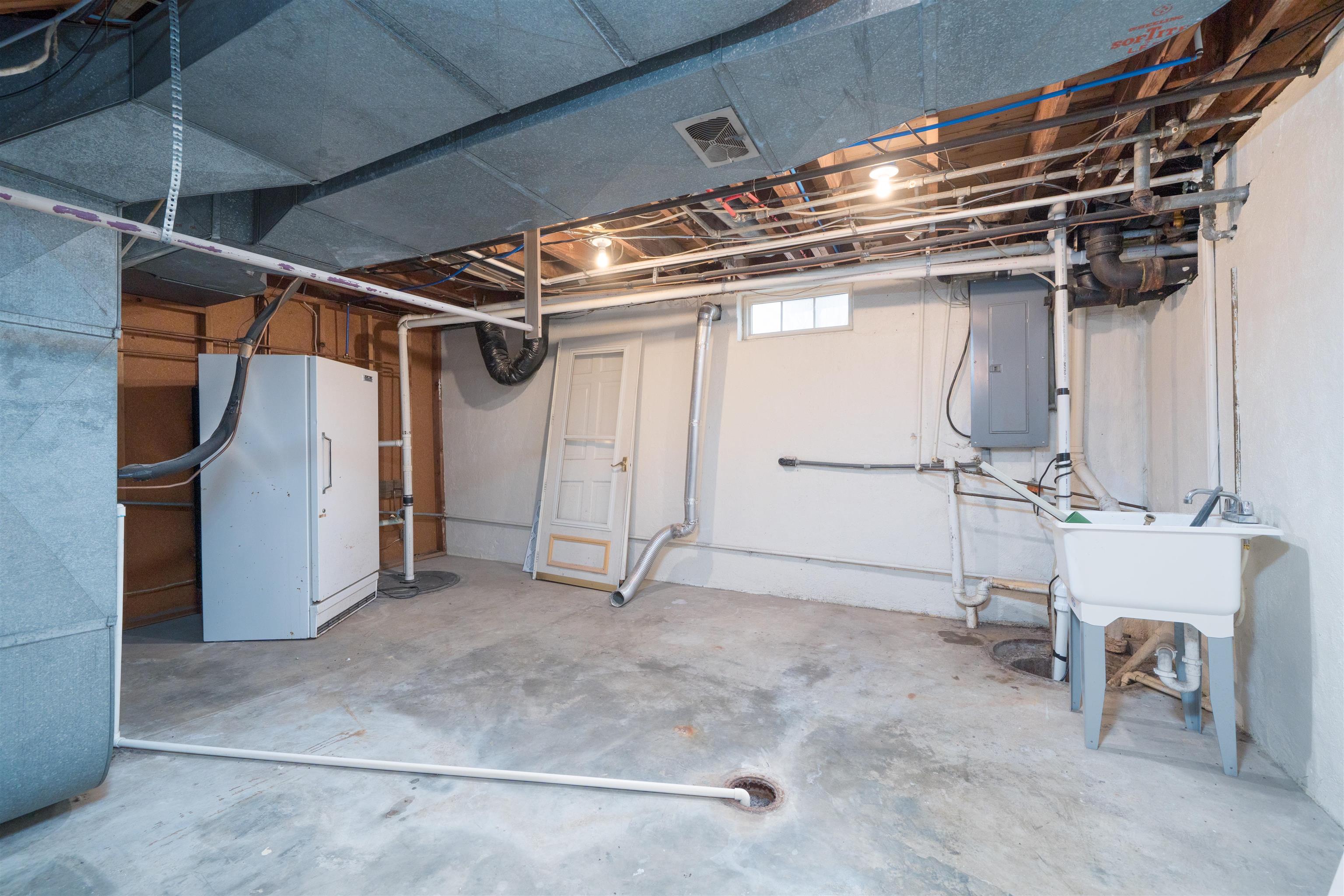 2931 Frederica Street, Owensboro, Kentucky 42303, 4 Bedrooms Bedrooms, ,2 BathroomsBathrooms,Single Family Residence,For Sale,Frederica Street,93842