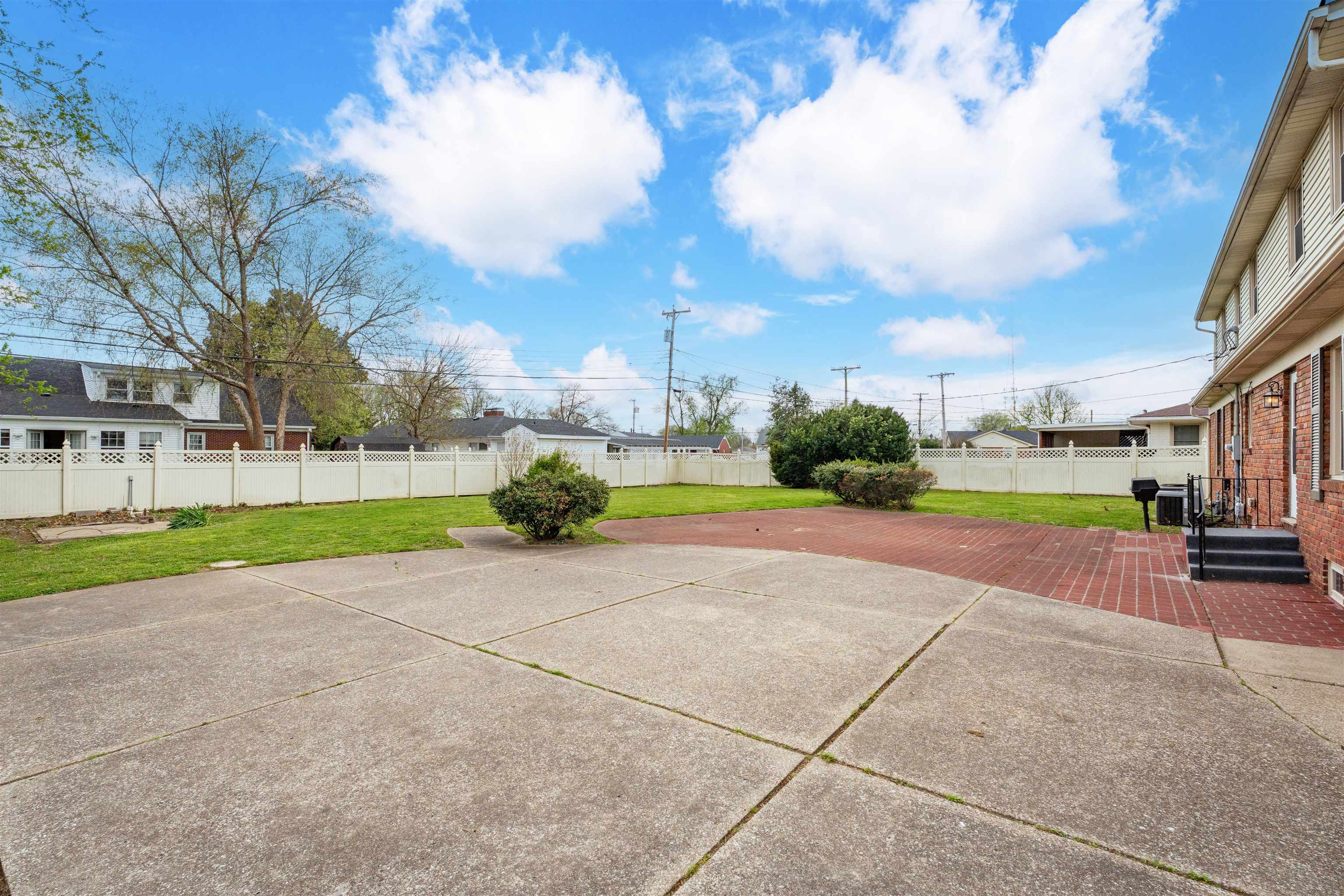 2931 Frederica Street, Owensboro, Kentucky 42303, 4 Bedrooms Bedrooms, ,2 BathroomsBathrooms,Single Family Residence,For Sale,Frederica Street,93842