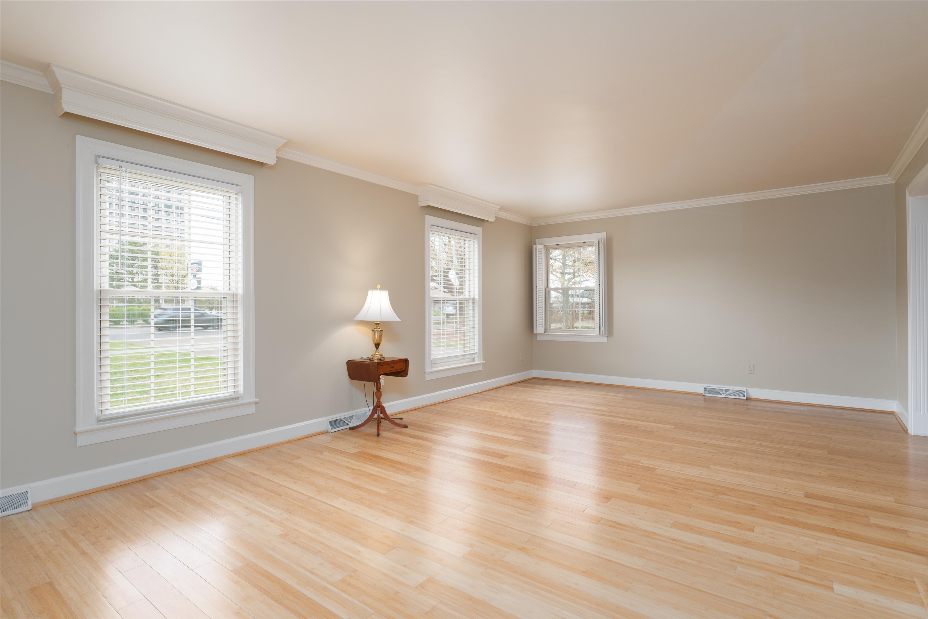 2931 Frederica Street, Owensboro, Kentucky 42303, 4 Bedrooms Bedrooms, ,2 BathroomsBathrooms,Single Family Residence,For Sale,Frederica Street,93842