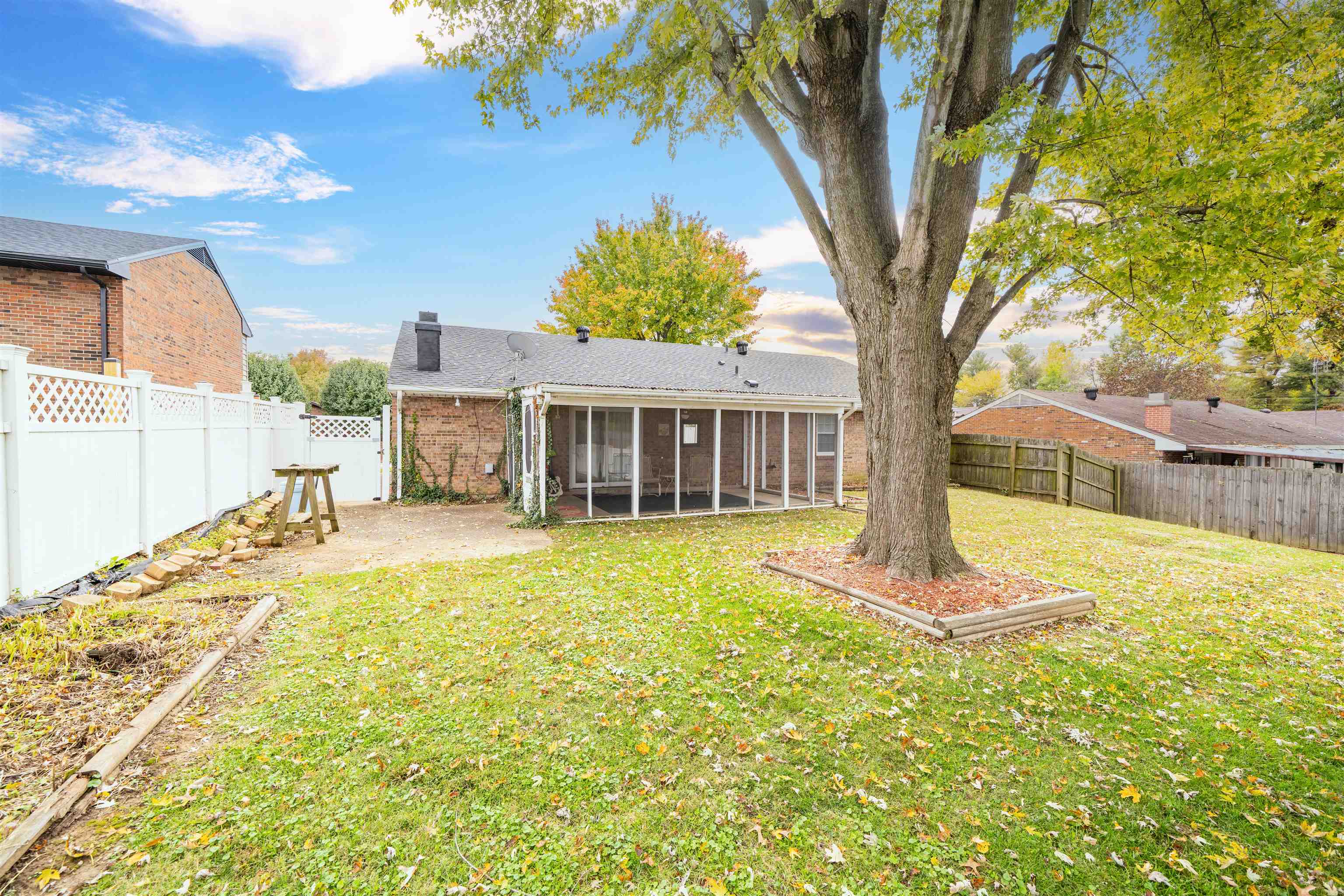 2217 Mill Run, Owensboro, Kentucky 42303, 3 Bedrooms Bedrooms, ,2 BathroomsBathrooms,Single Family Residence,For Sale,Mill Run,93846