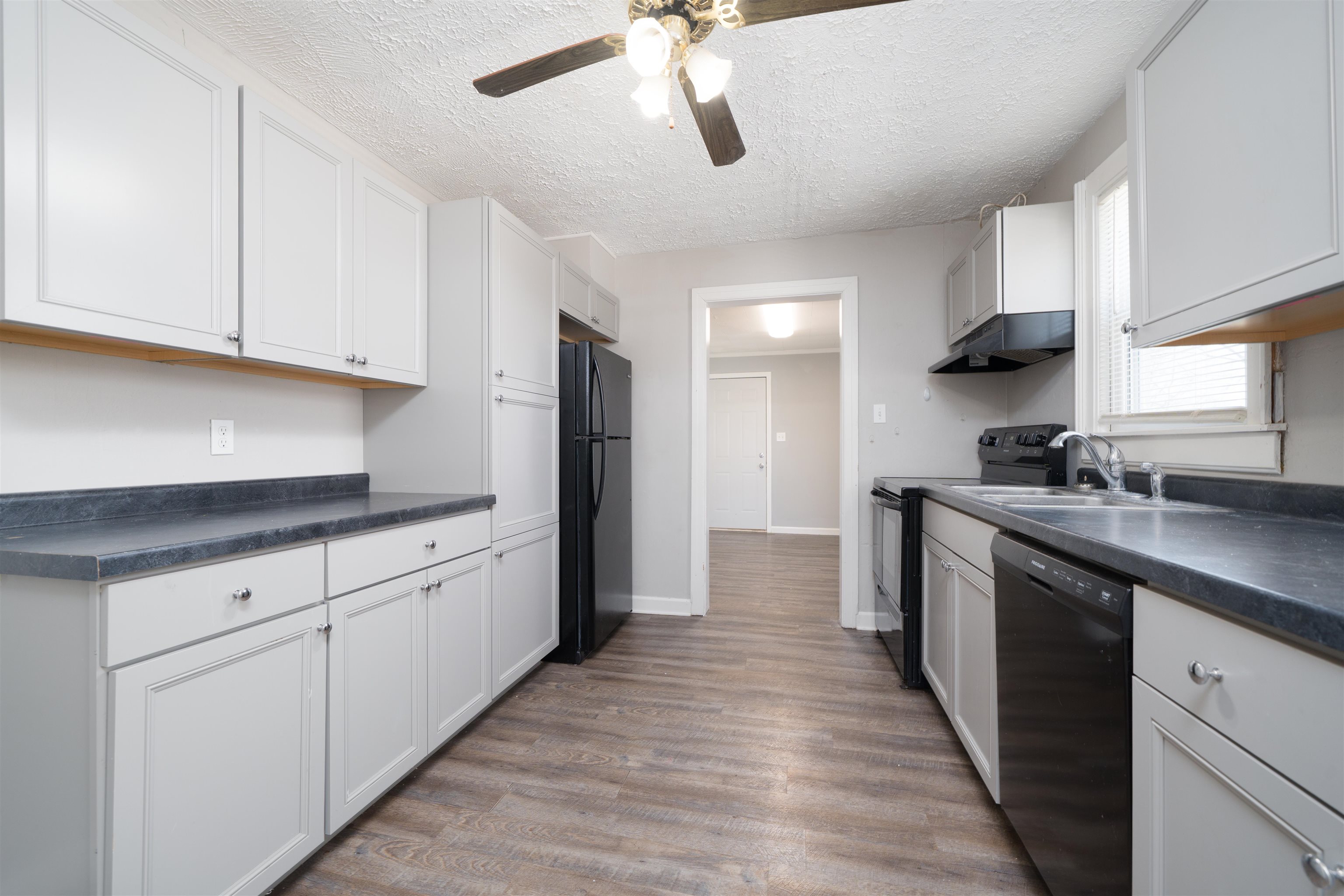 2614 Victory Ct, Owensboro, Kentucky 42303, 3 Bedrooms Bedrooms, ,1 BathroomBathrooms,Single Family Residence,For Sale,Victory Ct,93856