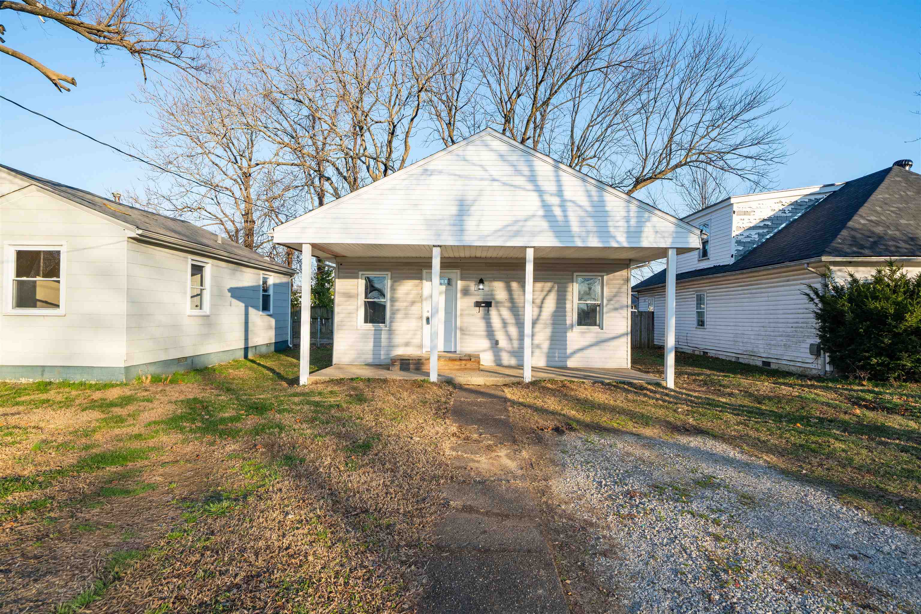 717 Poindexter St, Owensboro, Kentucky 42301, 2 Bedrooms Bedrooms, ,1 BathroomBathrooms,Single Family Residence,For Sale,Poindexter St,93858