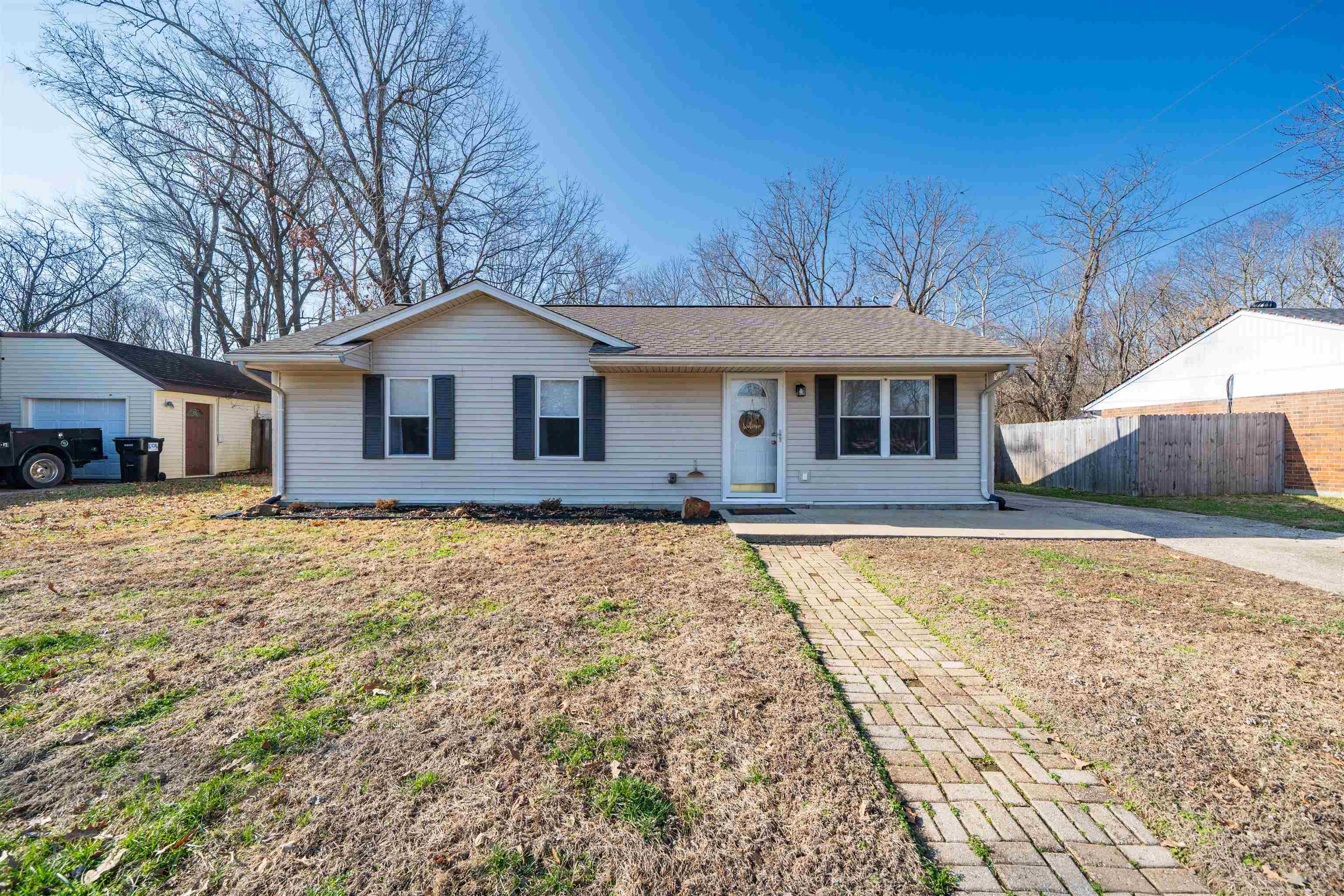 7231 Julia Ave, Owensboro, Kentucky 42301, 3 Bedrooms Bedrooms, ,1 BathroomBathrooms,Single Family Residence,For Sale,Julia Ave,93860