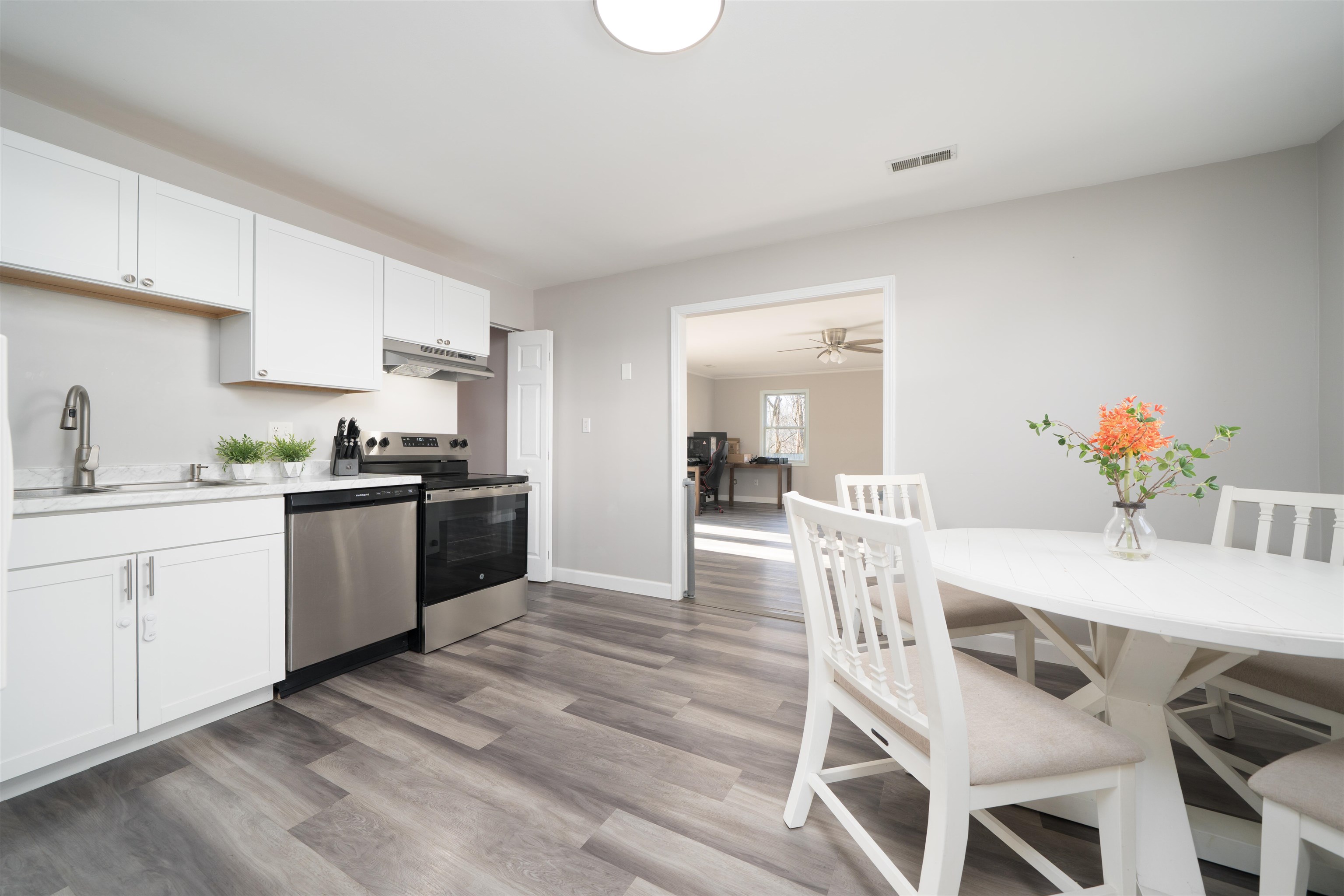 7231 Julia Ave, Owensboro, Kentucky 42301, 3 Bedrooms Bedrooms, ,1 BathroomBathrooms,Single Family Residence,For Sale,Julia Ave,93860