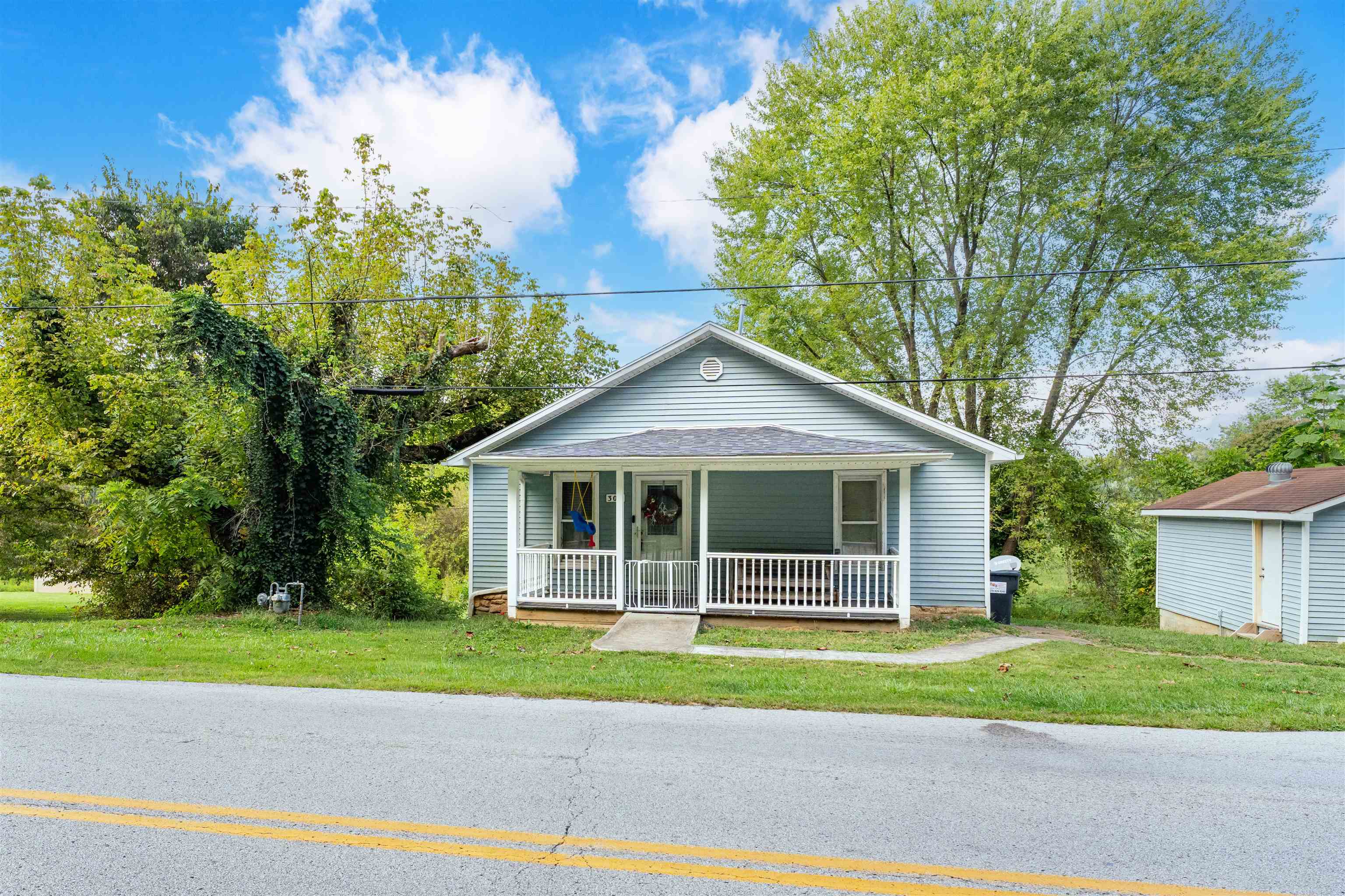 305 Harrison St., Hawesville, Kentucky 42348, 2 Bedrooms Bedrooms, ,1 BathroomBathrooms,Single Family Residence,For Sale,Harrison St.,93861