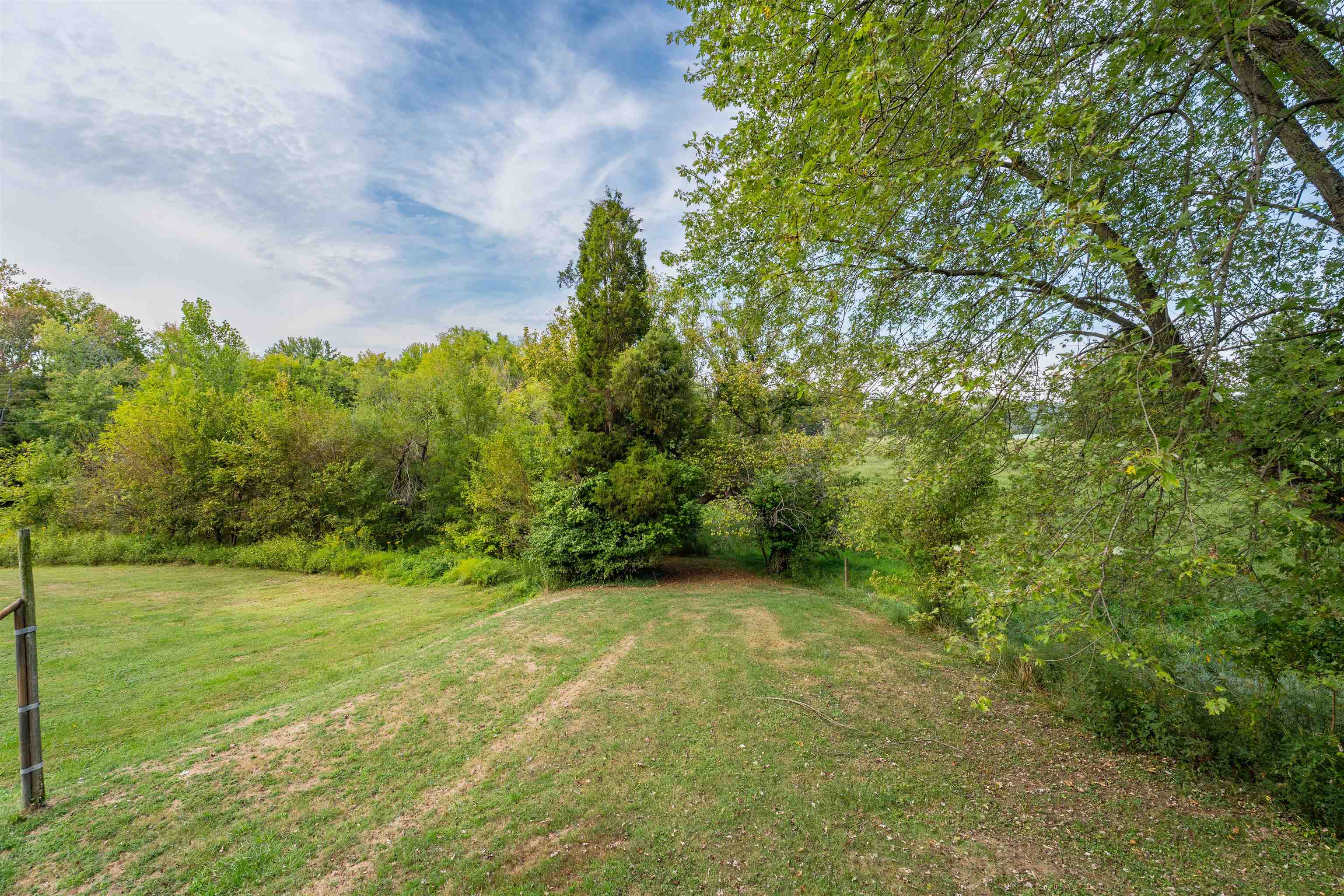 305 Harrison St., Hawesville, Kentucky 42348, 2 Bedrooms Bedrooms, ,1 BathroomBathrooms,Single Family Residence,For Sale,Harrison St.,93861