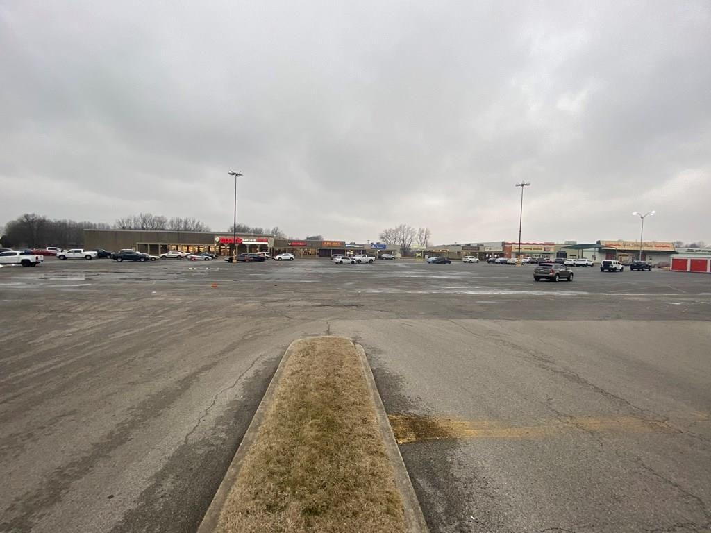 2845 Parrish Avenue, Owensboro, Kentucky 42301, ,Retail,For Sale,Parrish Avenue,93878