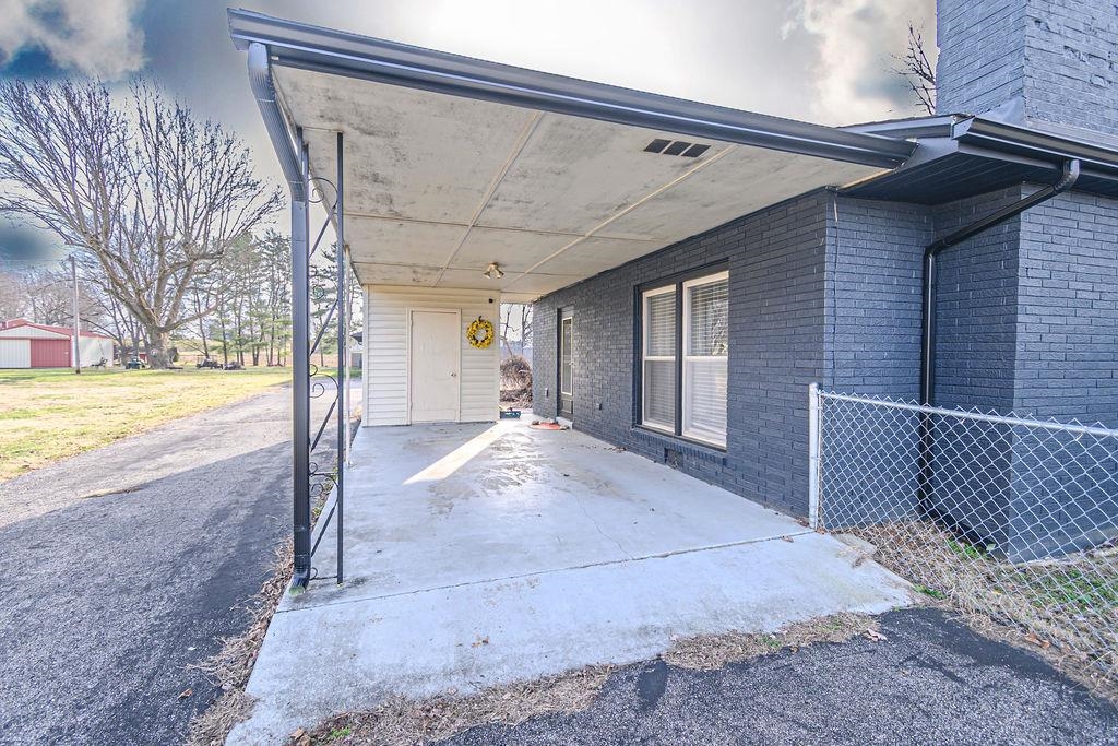 5618 Graham Ln, Owensboro, Kentucky 42303, 3 Bedrooms Bedrooms, ,2 BathroomsBathrooms,Single Family Residence,For Sale,Graham Ln,93879