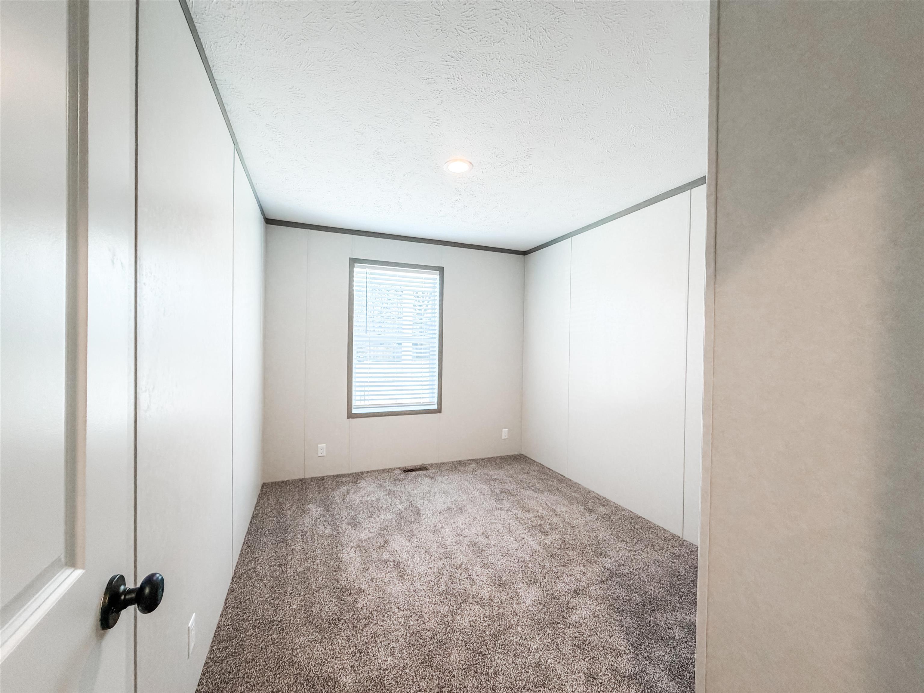 5110 Sturbridge Pl, Owensboro, Kentucky 42303, 3 Bedrooms Bedrooms, ,2 BathroomsBathrooms,Manufactured Home,For Sale,Sturbridge Pl,93886