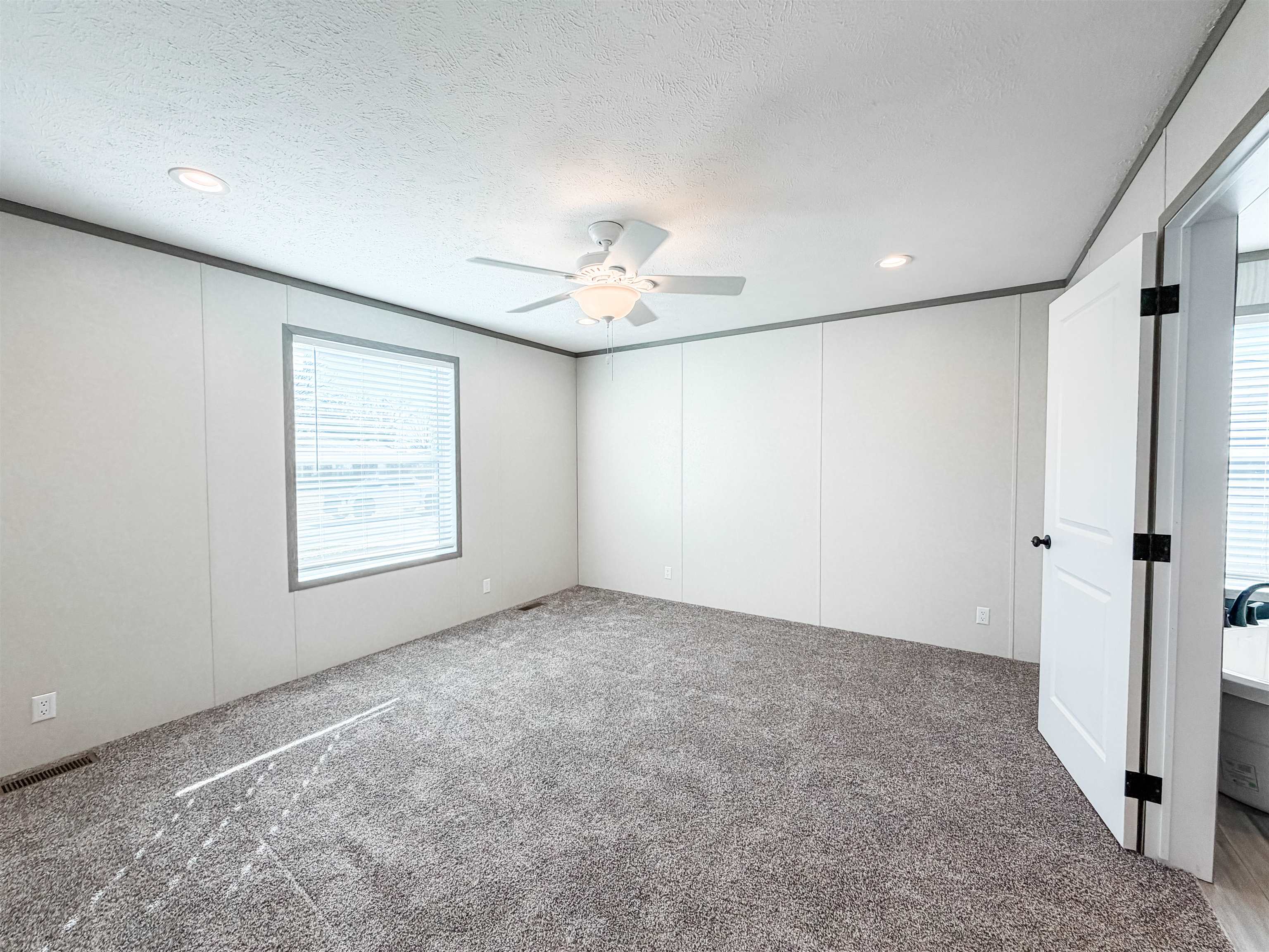 5110 Sturbridge Pl, Owensboro, Kentucky 42303, 3 Bedrooms Bedrooms, ,2 BathroomsBathrooms,Manufactured Home,For Sale,Sturbridge Pl,93886