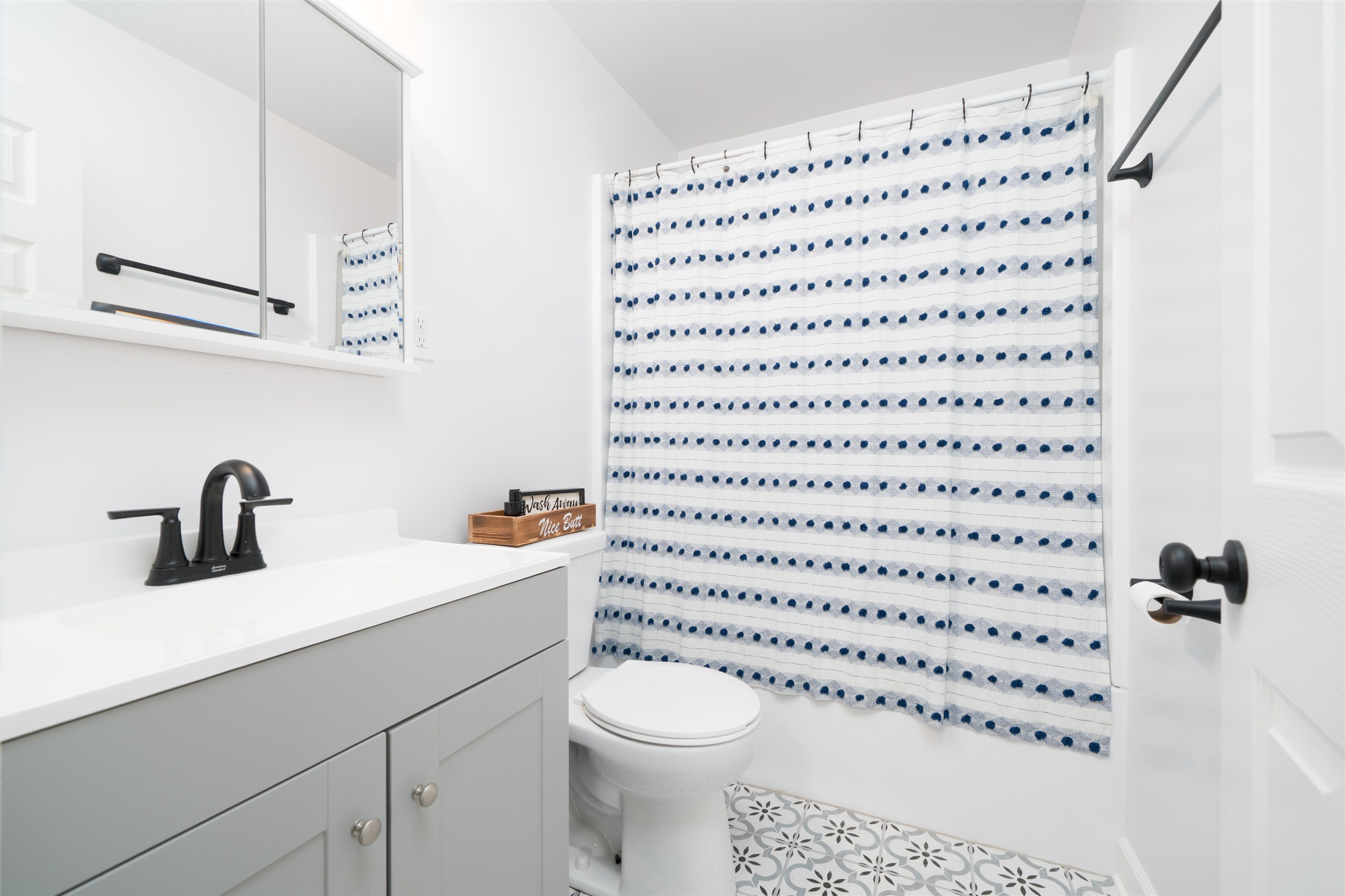 2723 Daviess St, Owensboro, Kentucky 42301, 2 Bedrooms Bedrooms, ,1 BathroomBathrooms,Single Family Residence,For Sale,Daviess St,93889