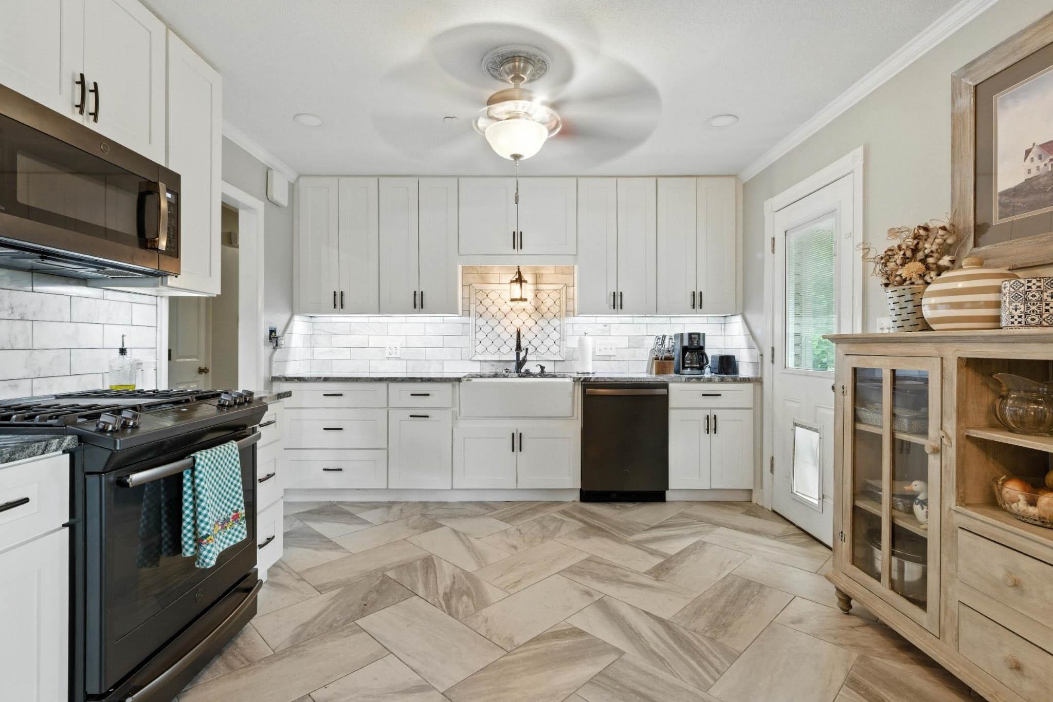 2323 Stratford, Owensboro, Kentucky 42301, 5 Bedrooms Bedrooms, ,2 BathroomsBathrooms,Single Family Residence,For Sale,Stratford,93890