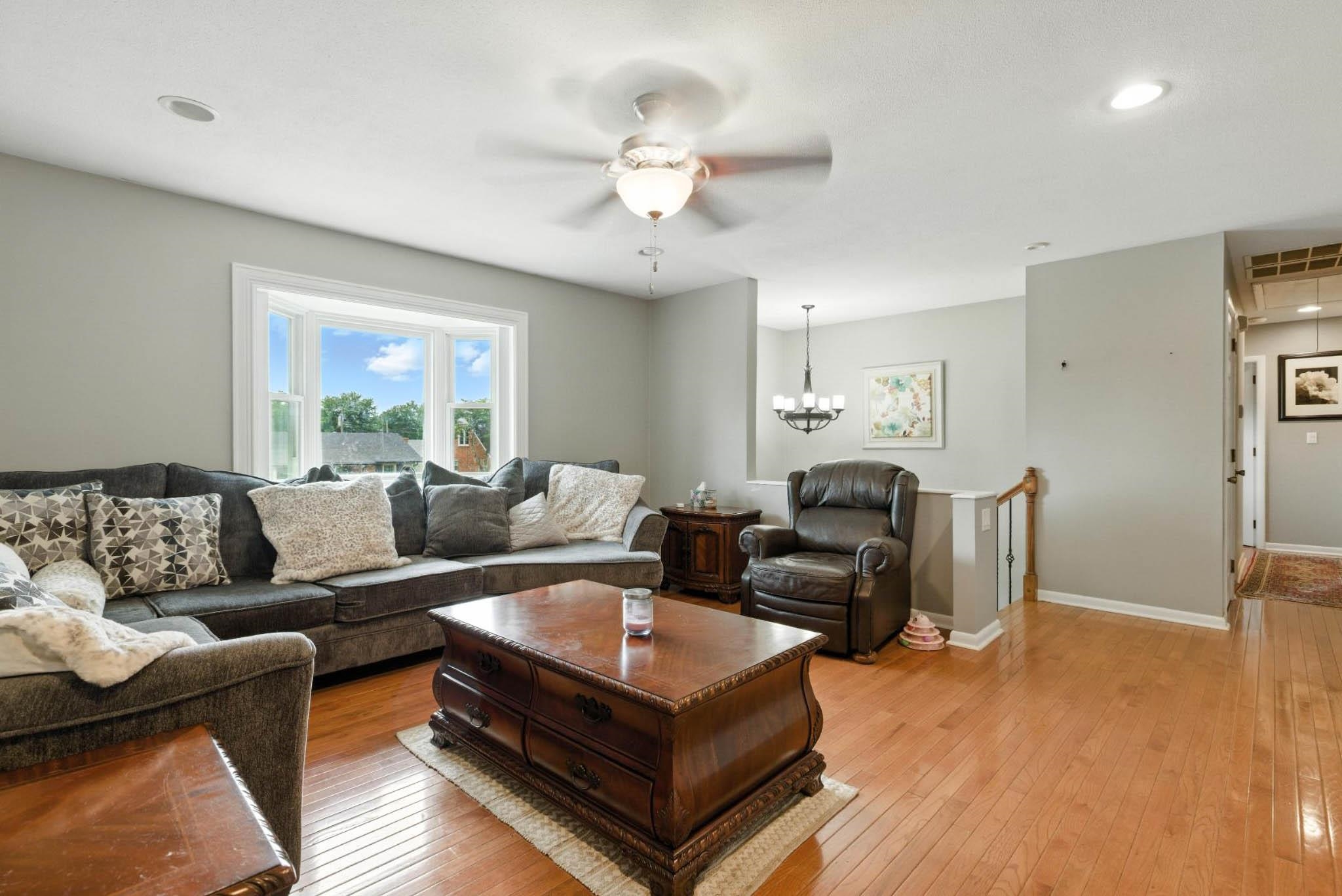 2323 Stratford, Owensboro, Kentucky 42301, 5 Bedrooms Bedrooms, ,2 BathroomsBathrooms,Single Family Residence,For Sale,Stratford,93890