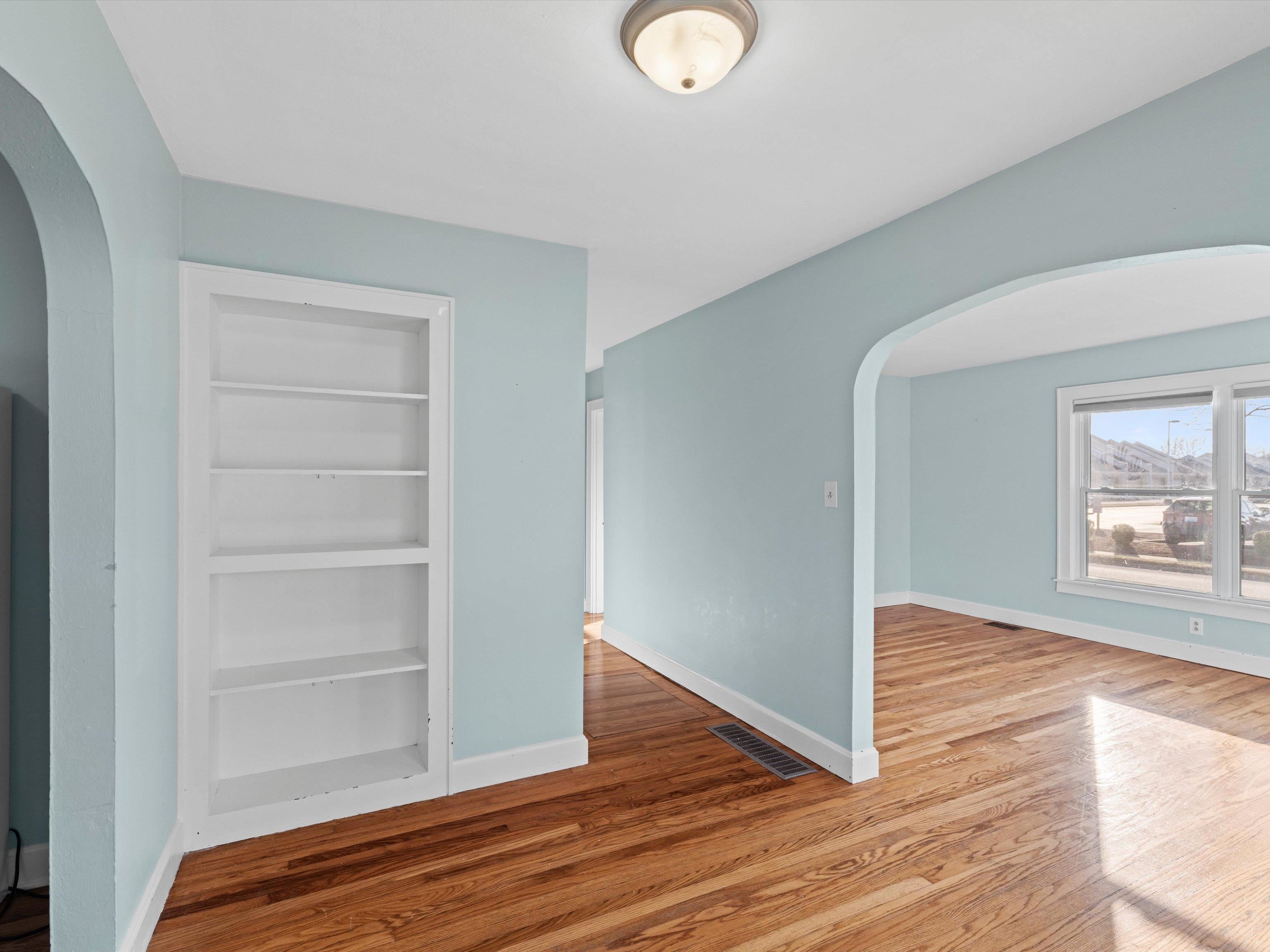 914 Maple Ave, Owensboro, Kentucky 42301, 2 Bedrooms Bedrooms, ,1 BathroomBathrooms,Single Family Residence,For Sale,Maple Ave,93891