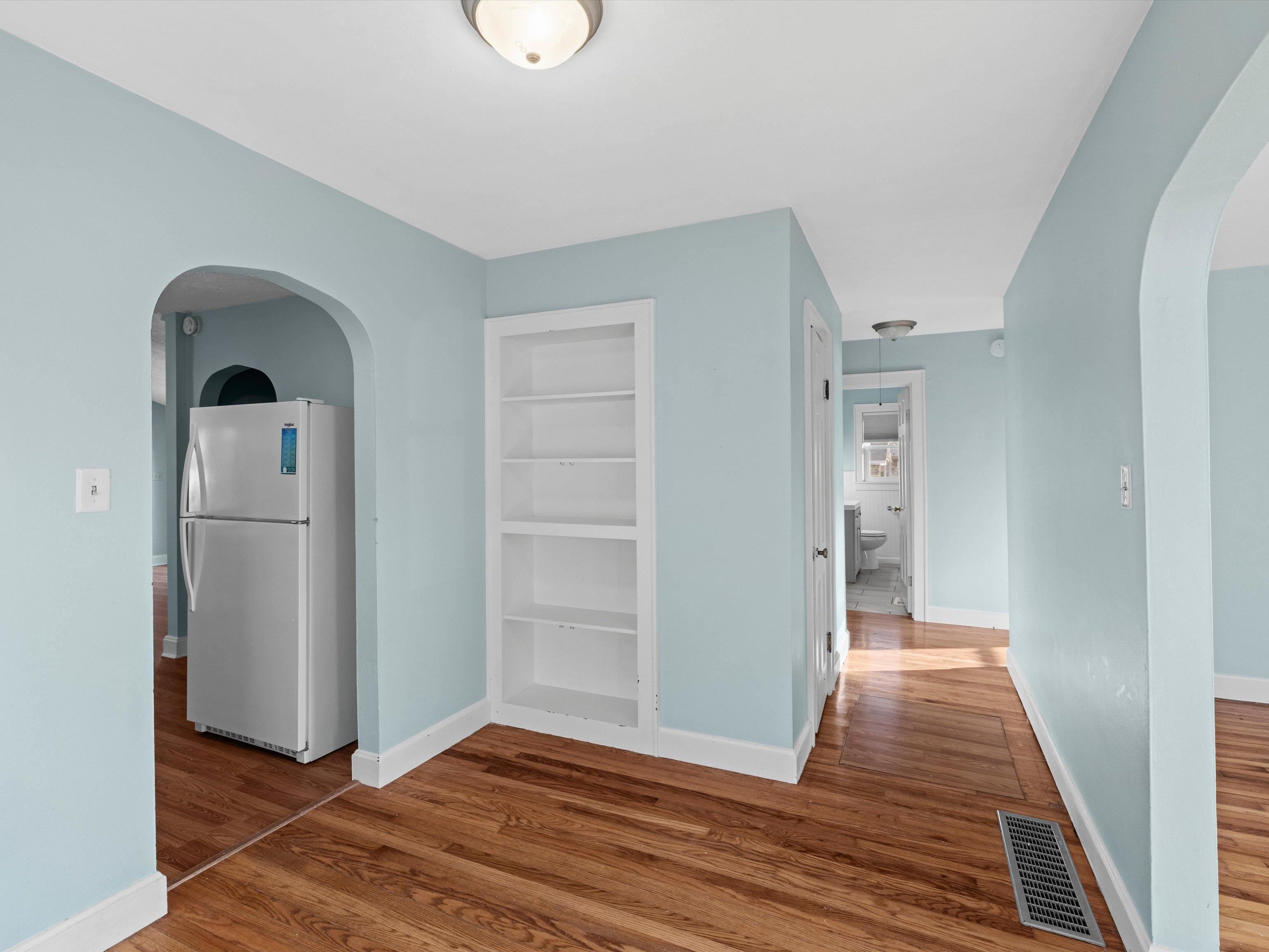 914 Maple Ave, Owensboro, Kentucky 42301, 2 Bedrooms Bedrooms, ,1 BathroomBathrooms,Single Family Residence,For Sale,Maple Ave,93891