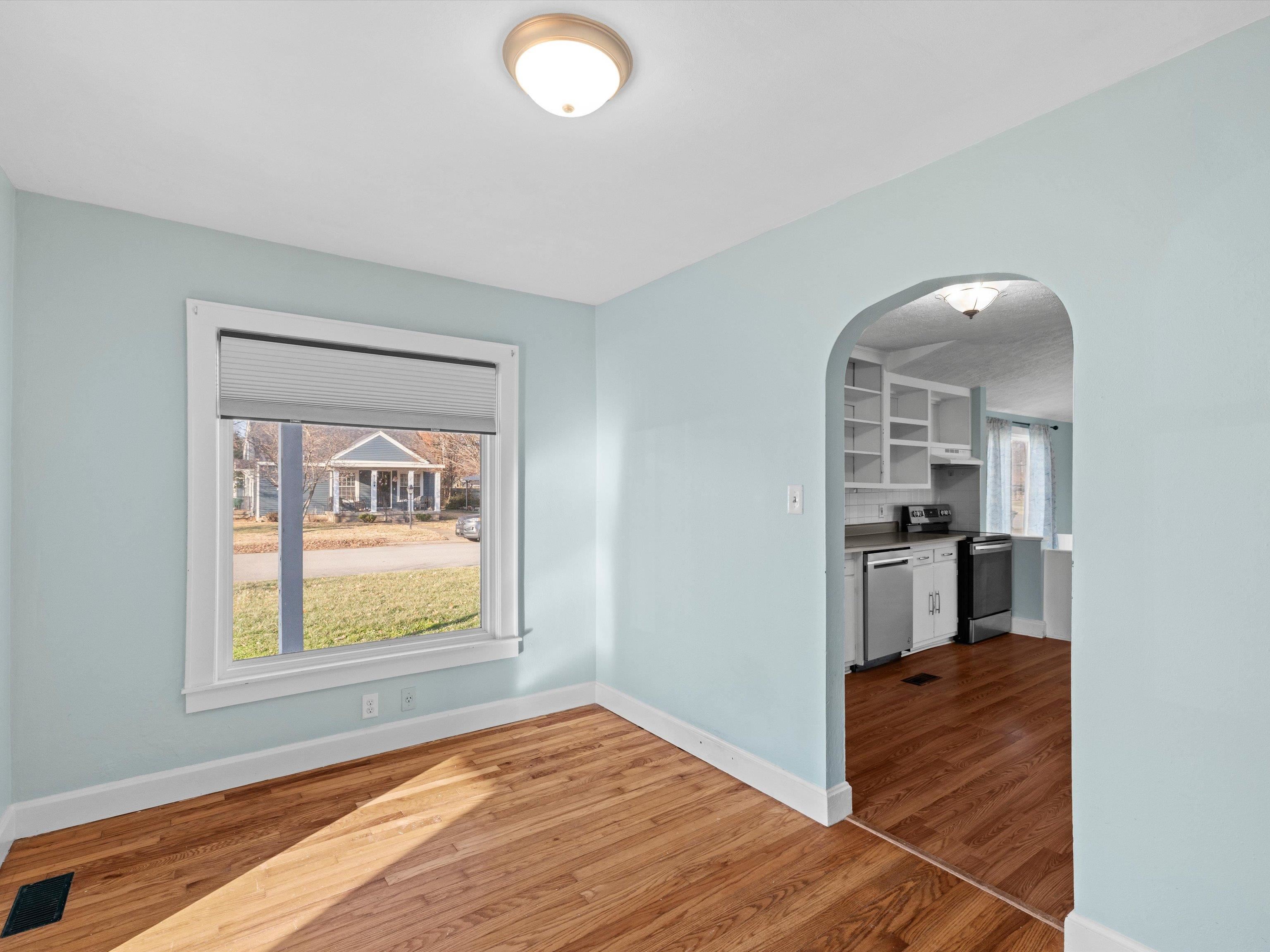 914 Maple Ave, Owensboro, Kentucky 42301, 2 Bedrooms Bedrooms, ,1 BathroomBathrooms,Single Family Residence,For Sale,Maple Ave,93891