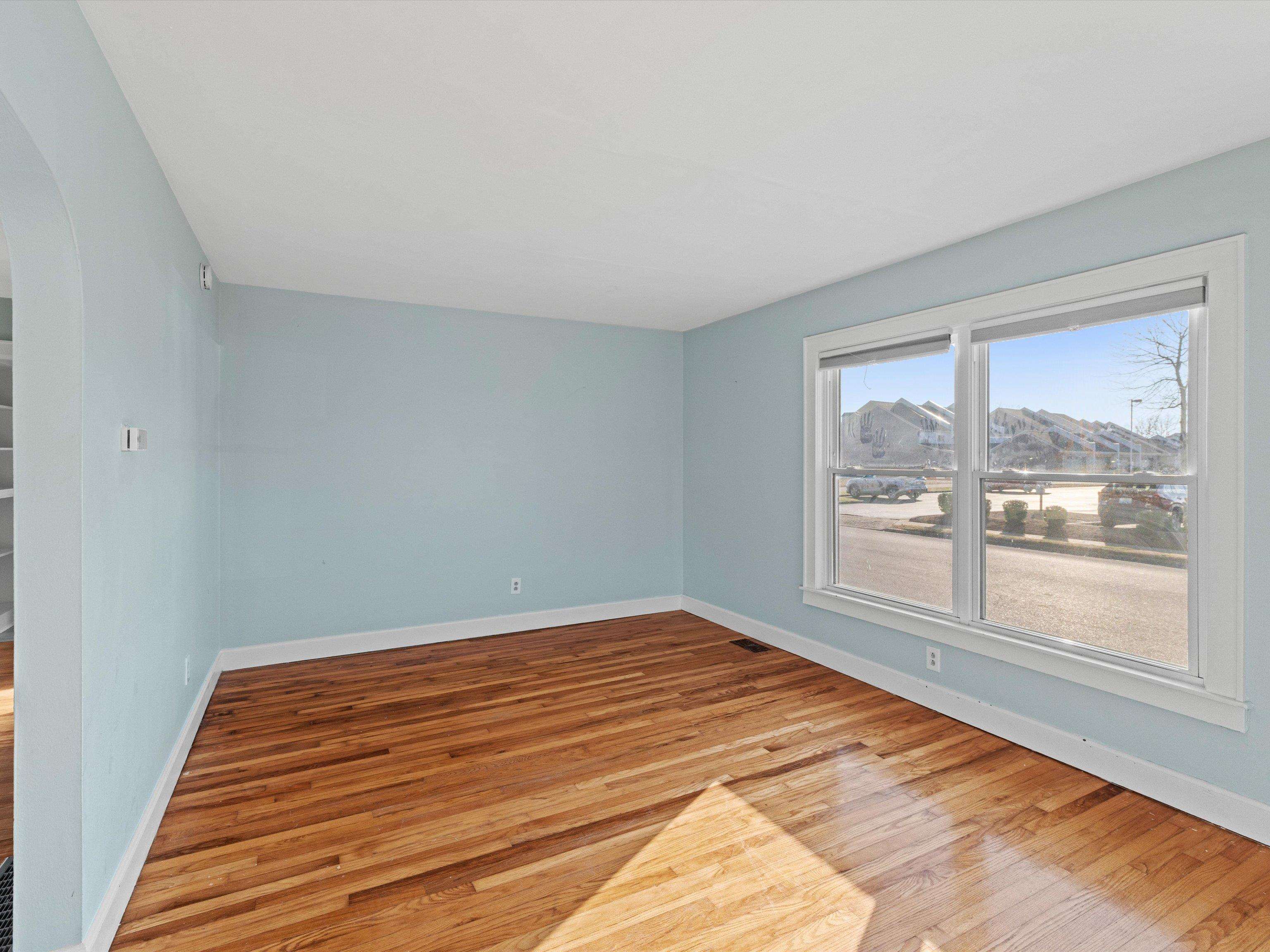 914 Maple Ave, Owensboro, Kentucky 42301, 2 Bedrooms Bedrooms, ,1 BathroomBathrooms,Single Family Residence,For Sale,Maple Ave,93891