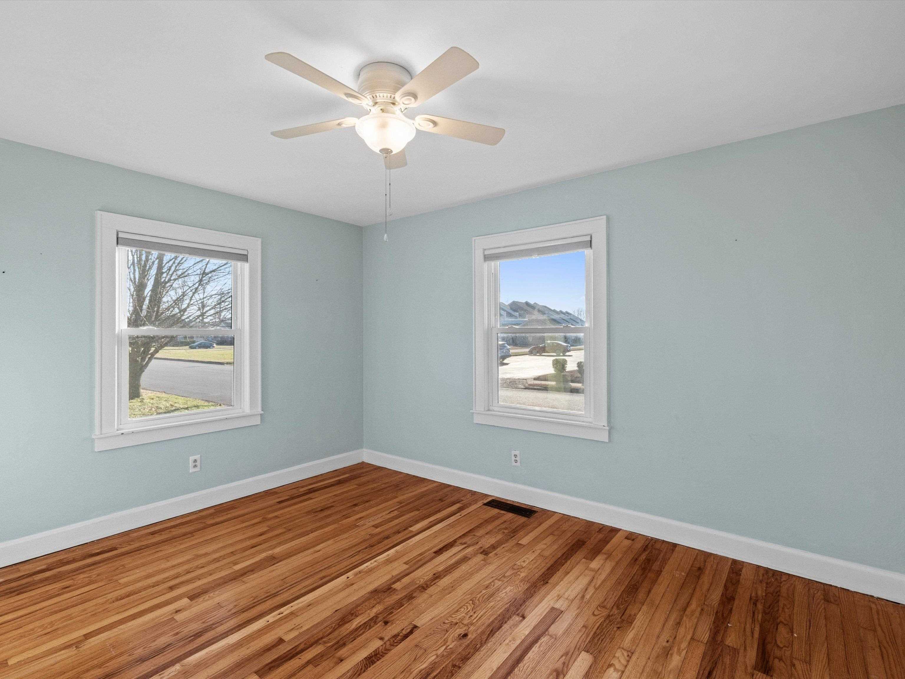 914 Maple Ave, Owensboro, Kentucky 42301, 2 Bedrooms Bedrooms, ,1 BathroomBathrooms,Single Family Residence,For Sale,Maple Ave,93891