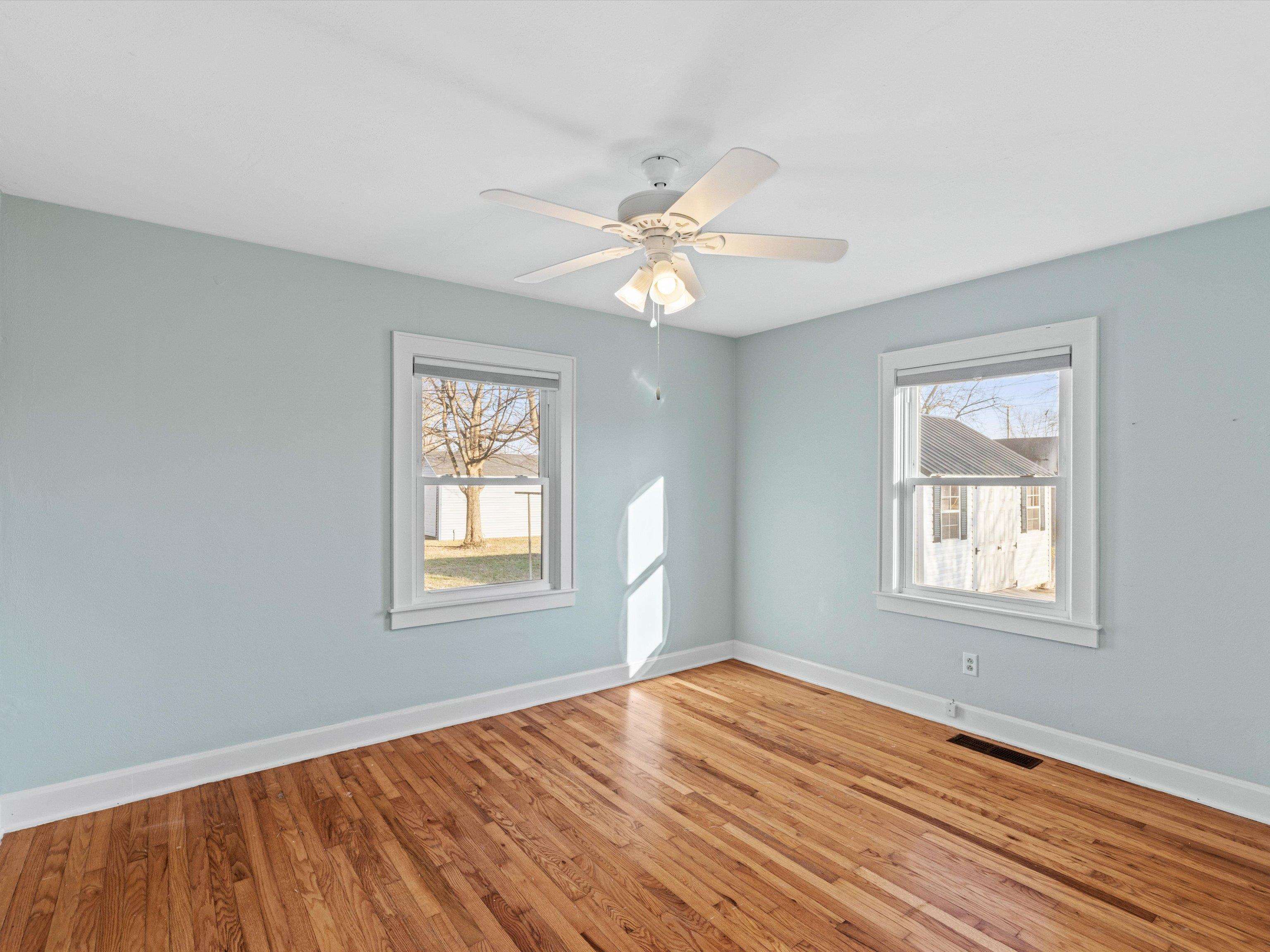 914 Maple Ave, Owensboro, Kentucky 42301, 2 Bedrooms Bedrooms, ,1 BathroomBathrooms,Single Family Residence,For Sale,Maple Ave,93891