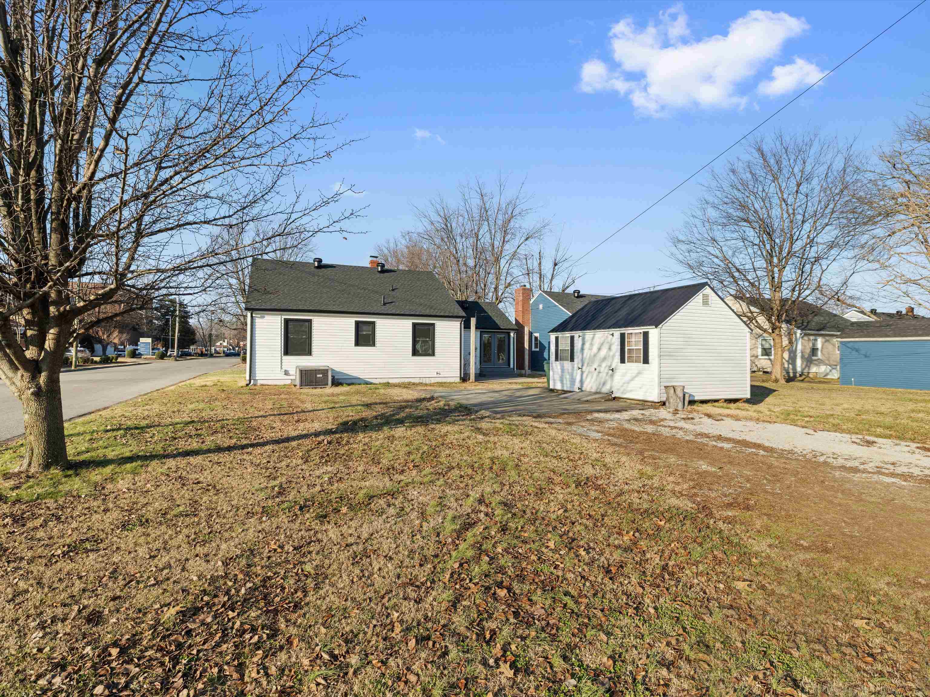 914 Maple Ave, Owensboro, Kentucky 42301, 2 Bedrooms Bedrooms, ,1 BathroomBathrooms,Single Family Residence,For Sale,Maple Ave,93891