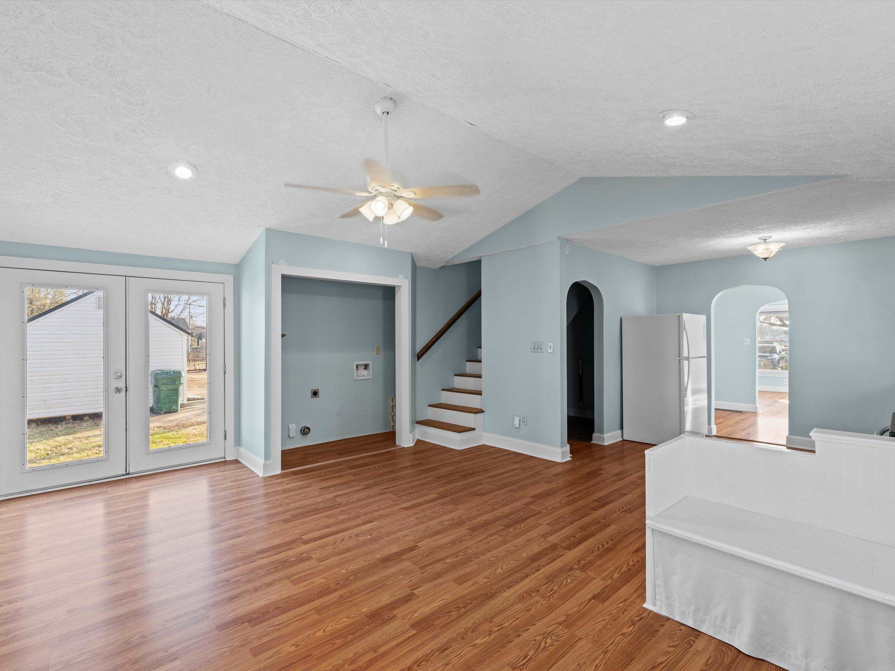 914 Maple Ave, Owensboro, Kentucky 42301, 2 Bedrooms Bedrooms, ,1 BathroomBathrooms,Single Family Residence,For Sale,Maple Ave,93891