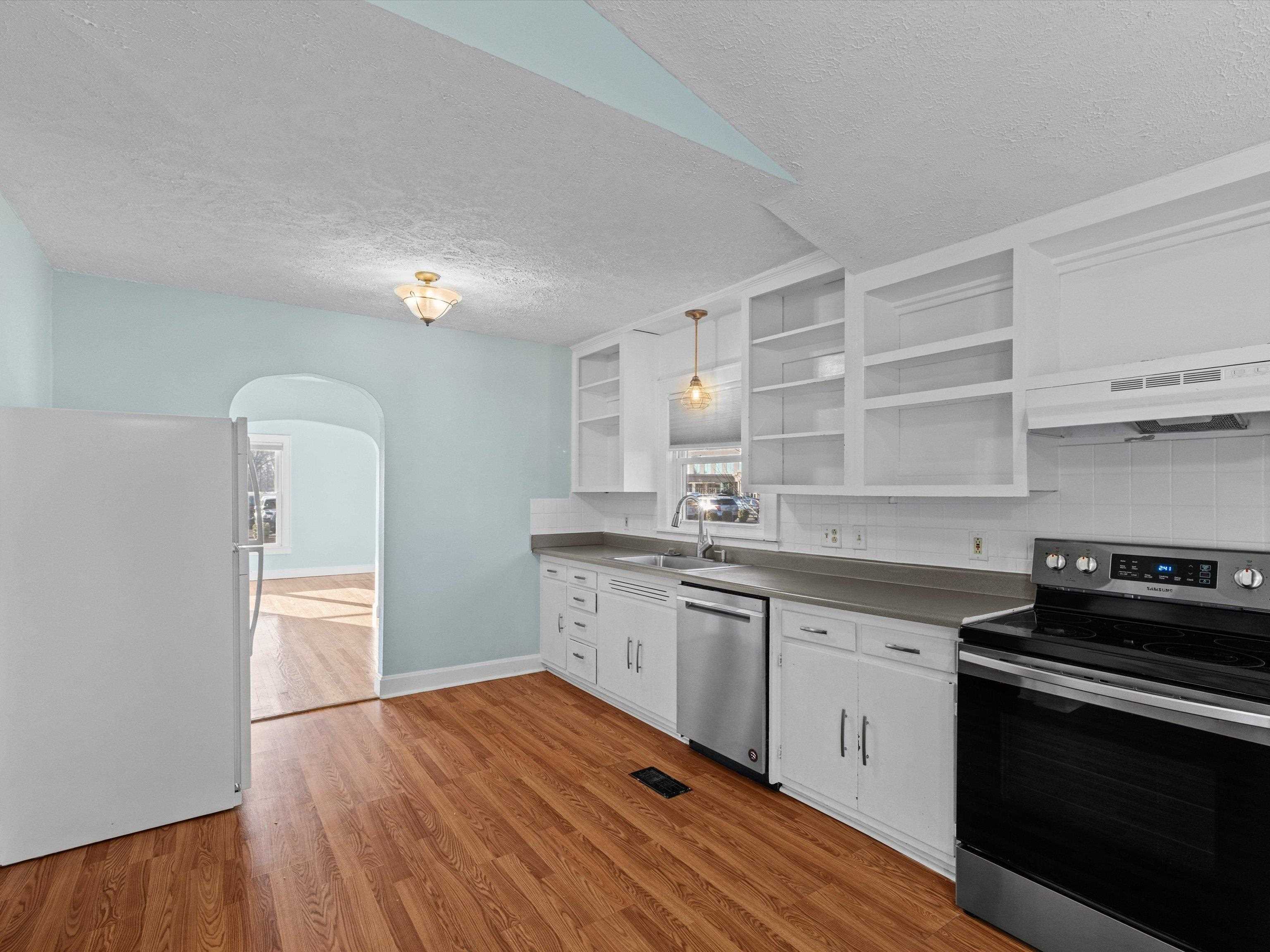 914 Maple Ave, Owensboro, Kentucky 42301, 2 Bedrooms Bedrooms, ,1 BathroomBathrooms,Single Family Residence,For Sale,Maple Ave,93891