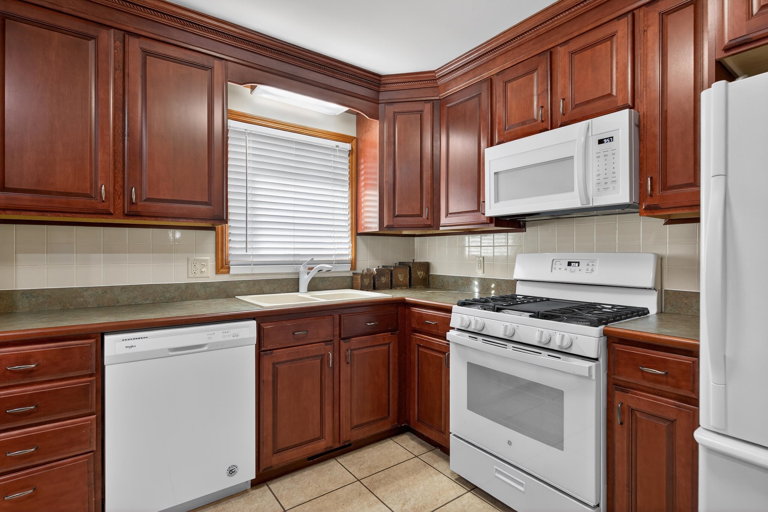 2303 Chateaugay Loop, Owensboro, Kentucky 42301, 3 Bedrooms Bedrooms, ,2 BathroomsBathrooms,Single Family Residence,For Sale,Chateaugay Loop,93892