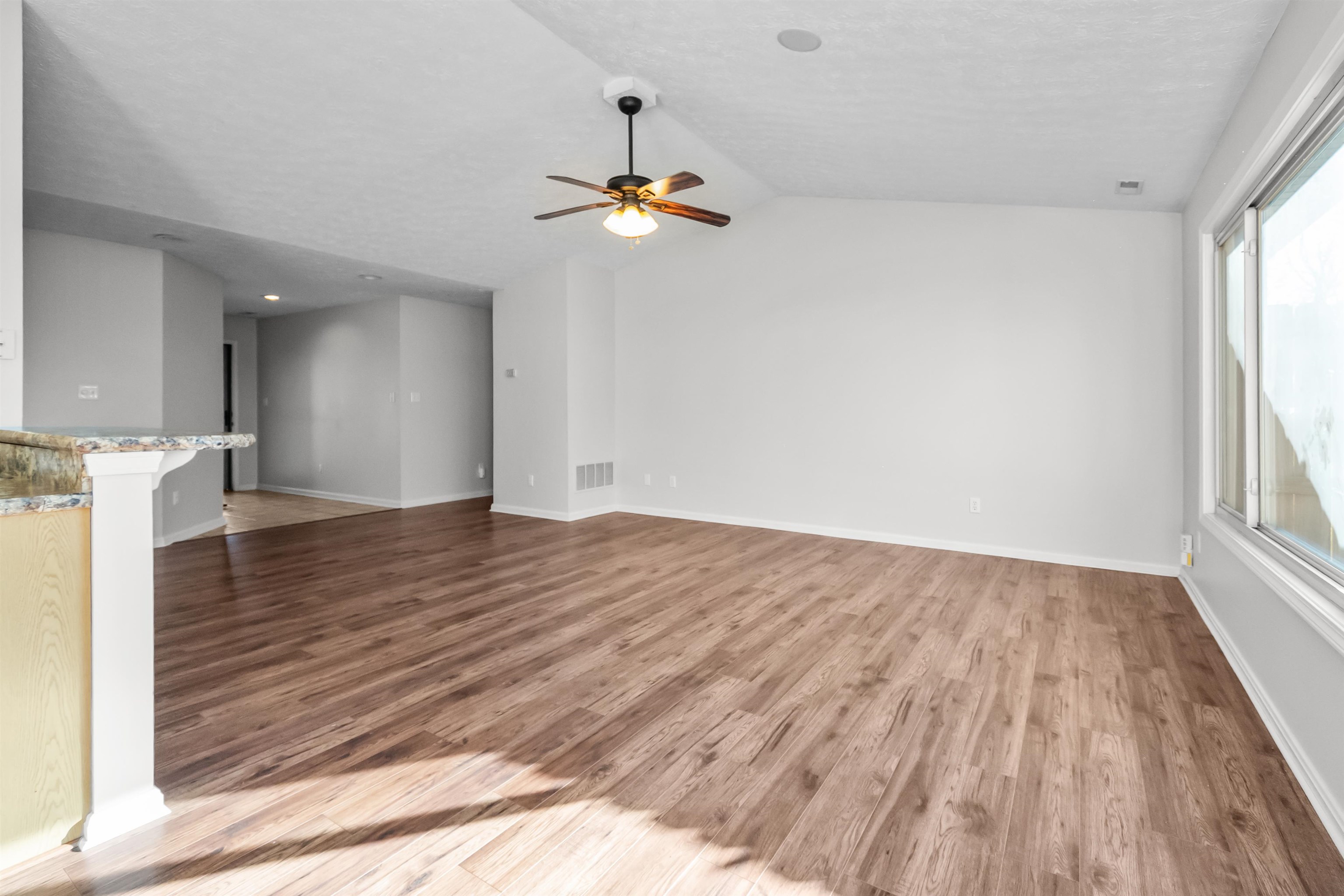 3124 Harness Loop, Owensboro, Kentucky 42303, 3 Bedrooms Bedrooms, ,2 BathroomsBathrooms,Single Family Residence,For Sale,Harness Loop,93895