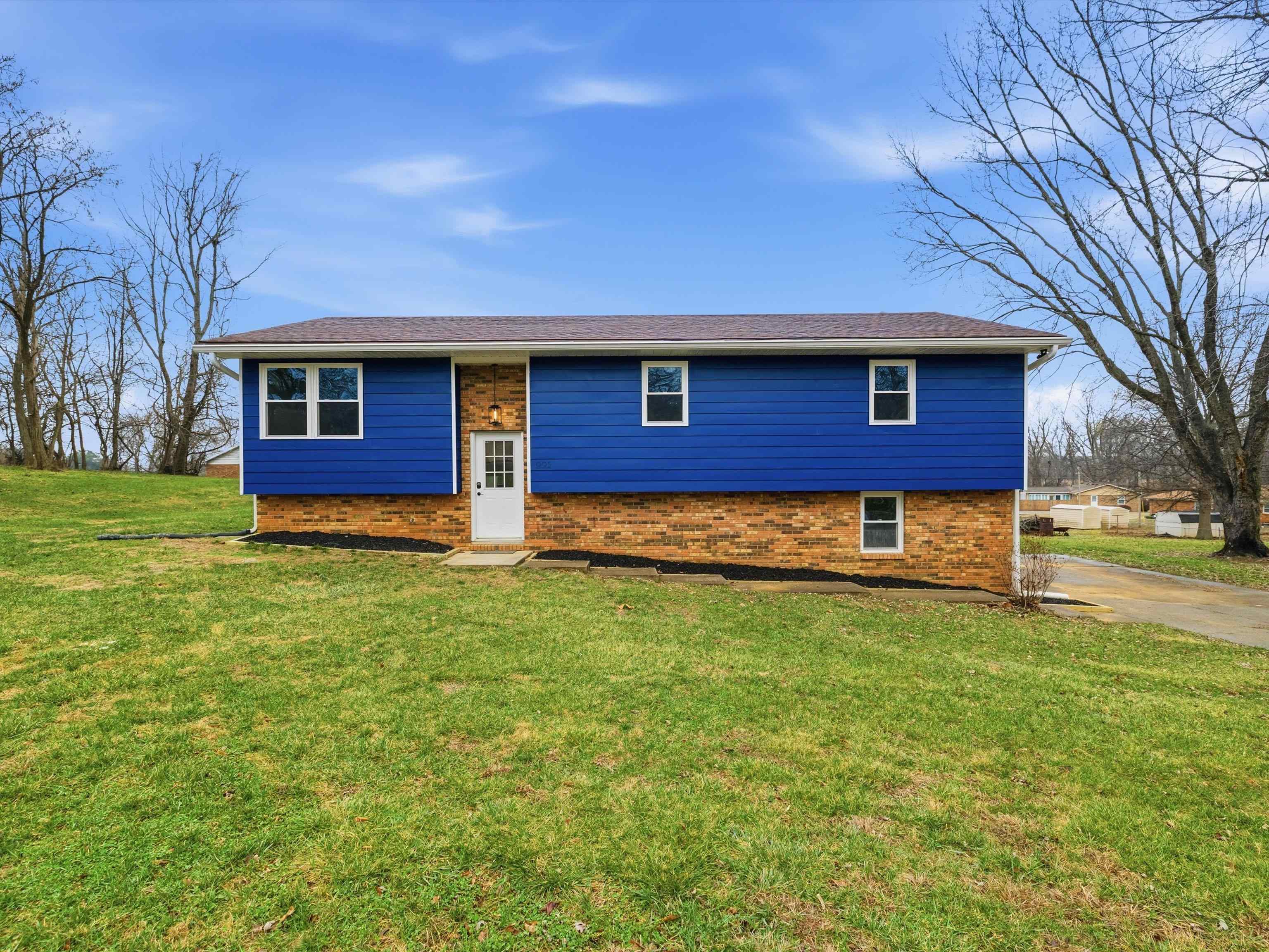 995 Ernest Lane, Henderson, Kentucky 42420, 3 Bedrooms Bedrooms, ,3 BathroomsBathrooms,Single Family Residence,For Sale,Ernest Lane,93896