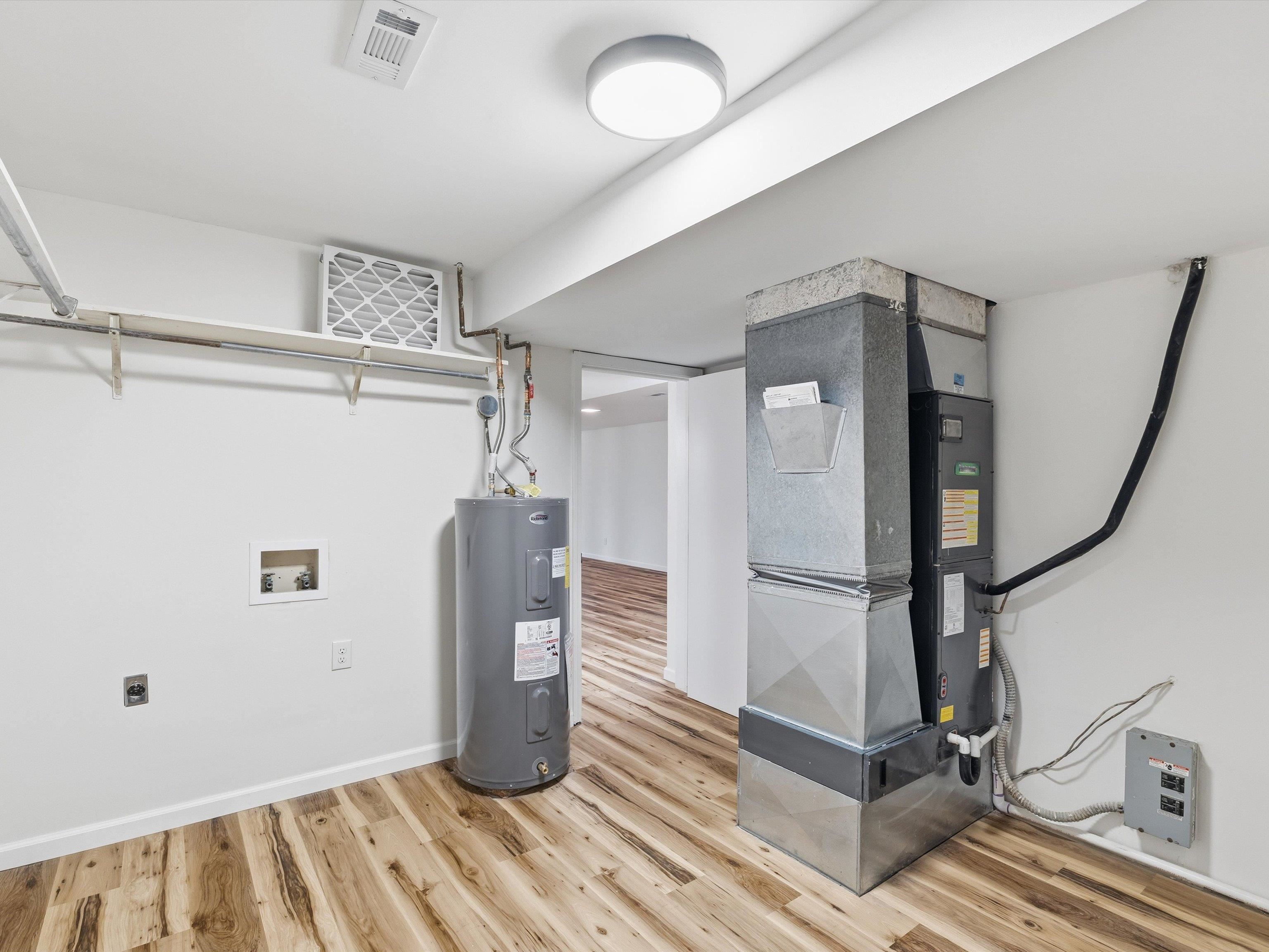 995 Ernest Lane, Henderson, Kentucky 42420, 3 Bedrooms Bedrooms, ,3 BathroomsBathrooms,Single Family Residence,For Sale,Ernest Lane,93896