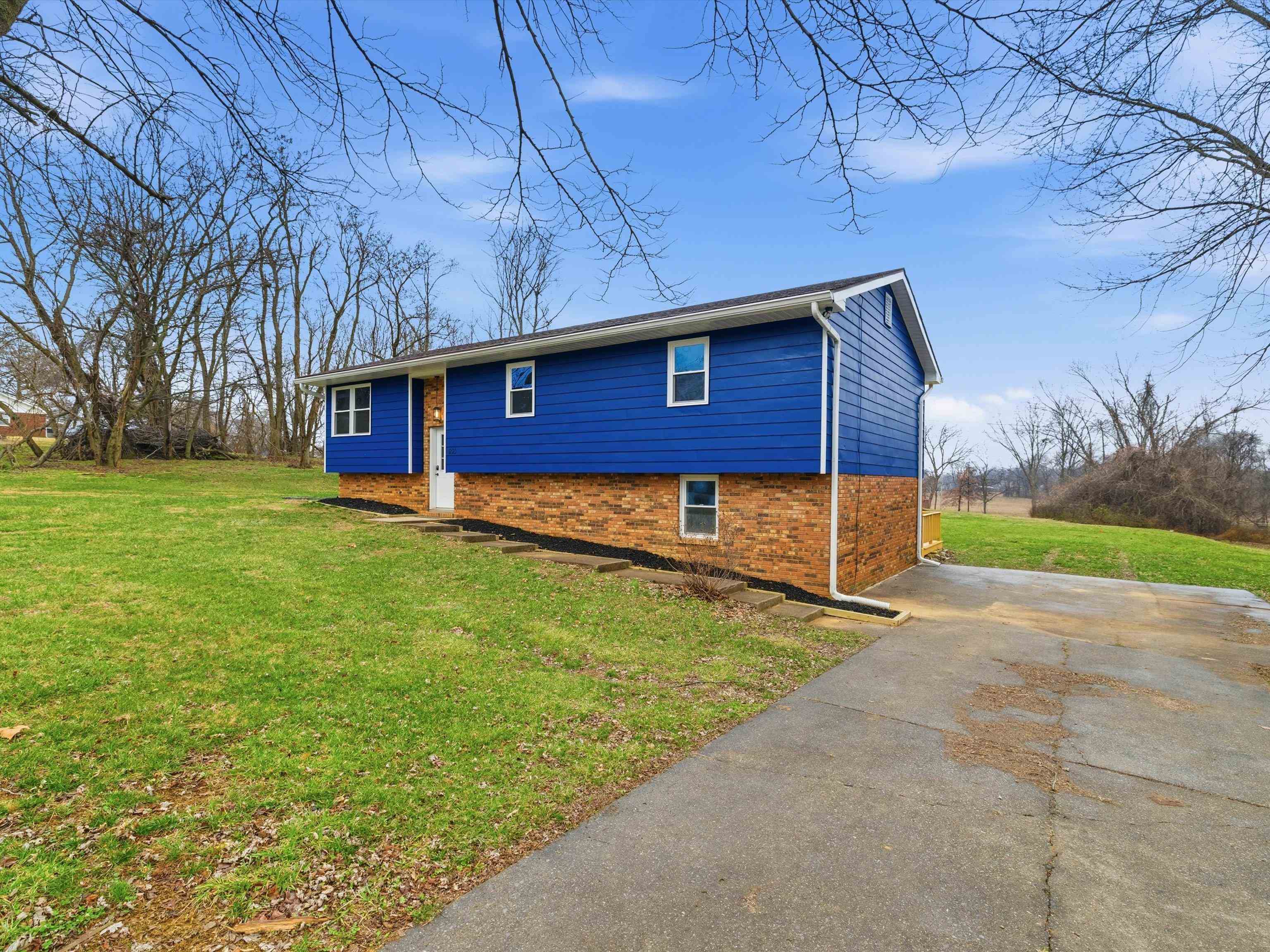 995 Ernest Lane, Henderson, Kentucky 42420, 3 Bedrooms Bedrooms, ,3 BathroomsBathrooms,Single Family Residence,For Sale,Ernest Lane,93896